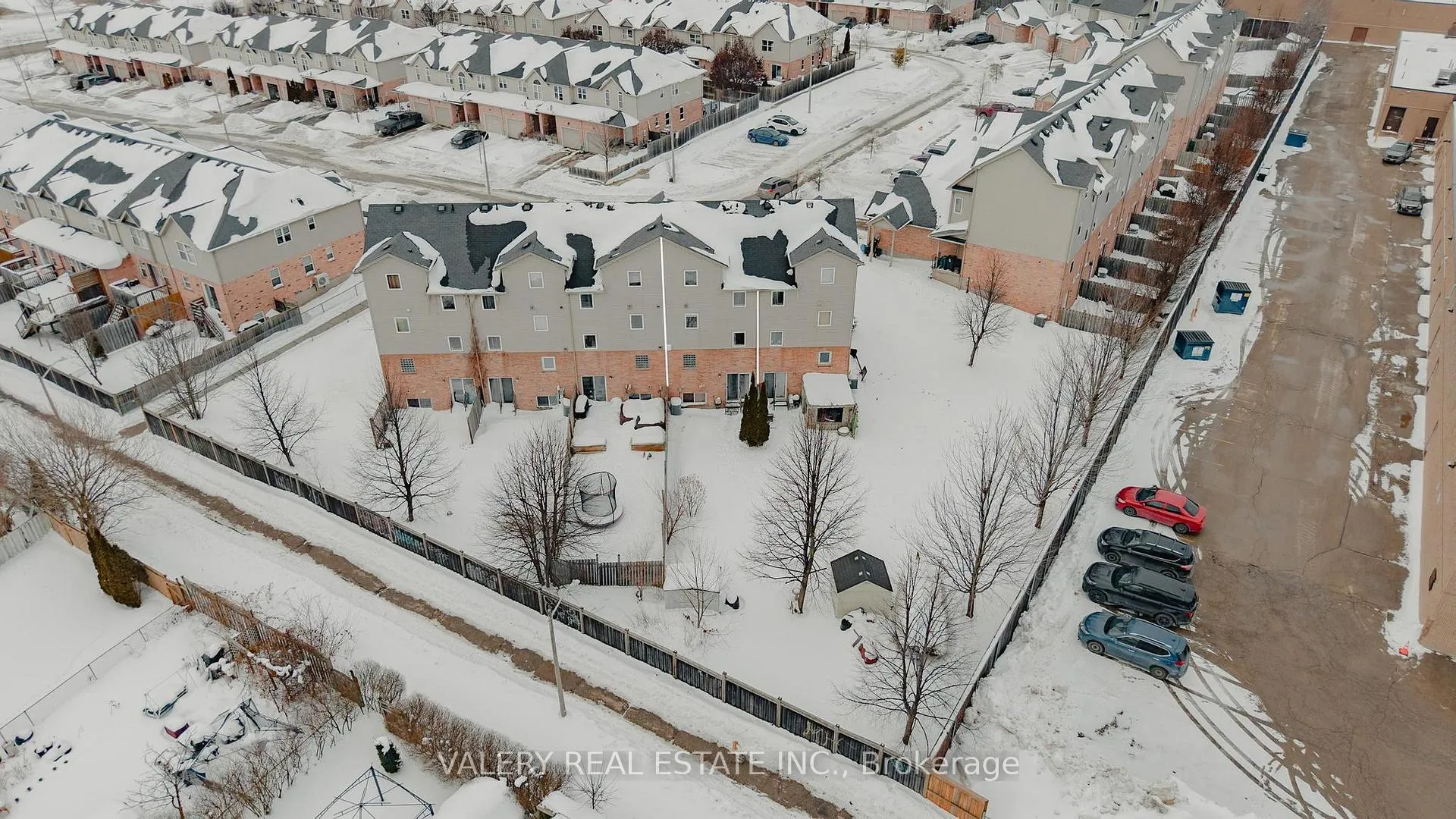 Photo 33 of 73 Brookfield Crescent, Kitchener — HOMEH