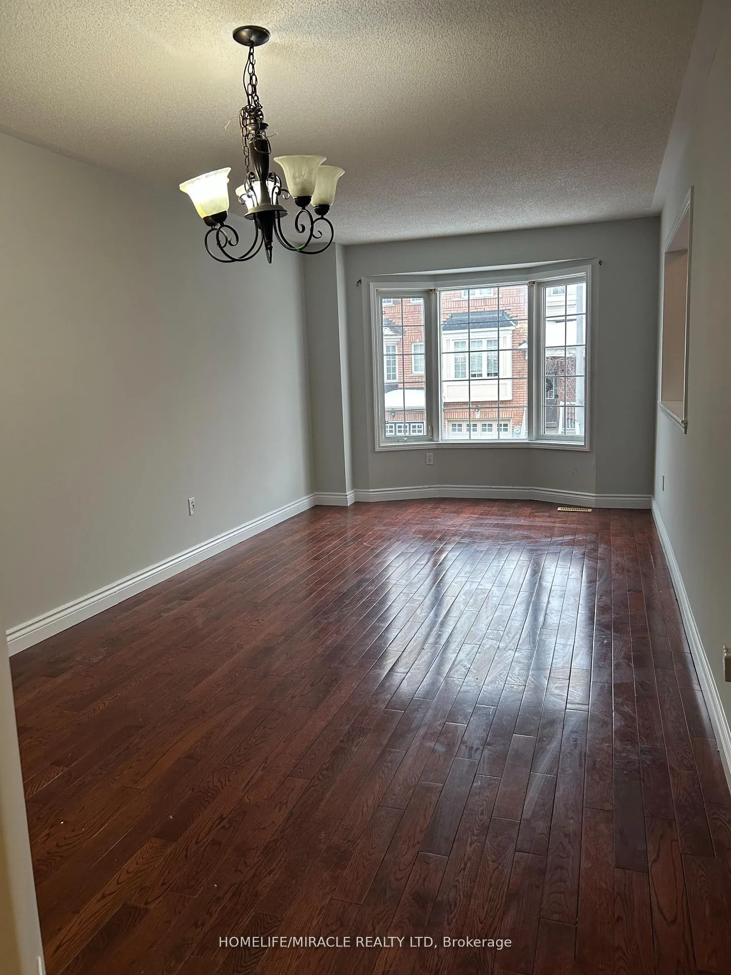 Photo 4 of Unit 19, 250 Richvale Drive, Brampton, Heart Lake East — HOMEH