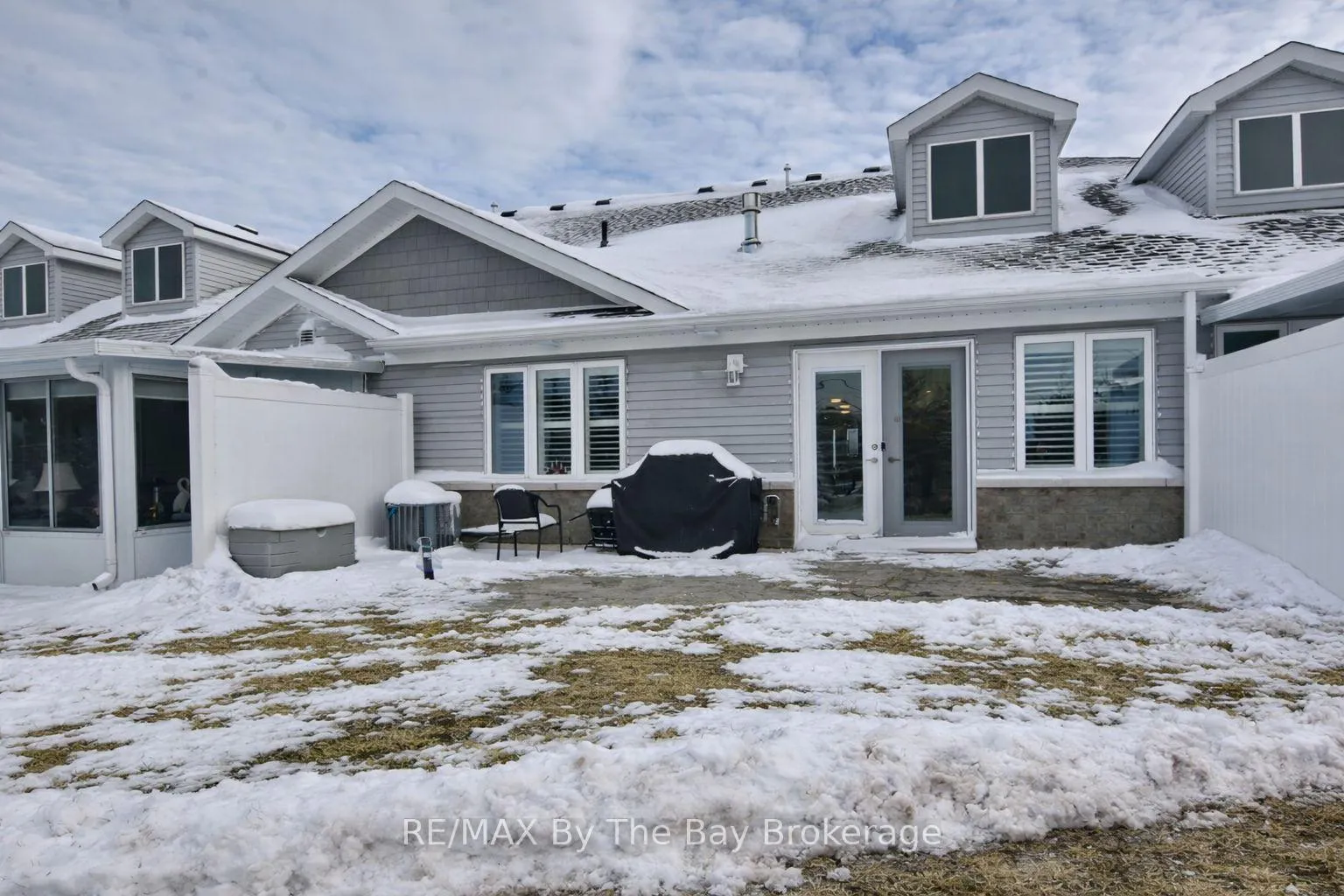 Photo 3 of 30 Ivy Crescent, Wasaga Beach — HOMEH