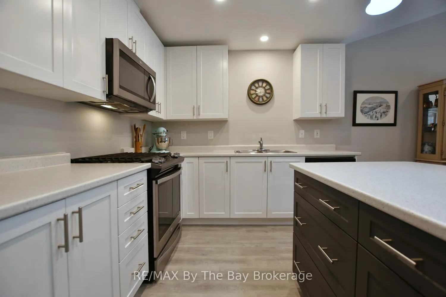 Photo 9 of 30 Ivy Crescent, Wasaga Beach — HOMEH