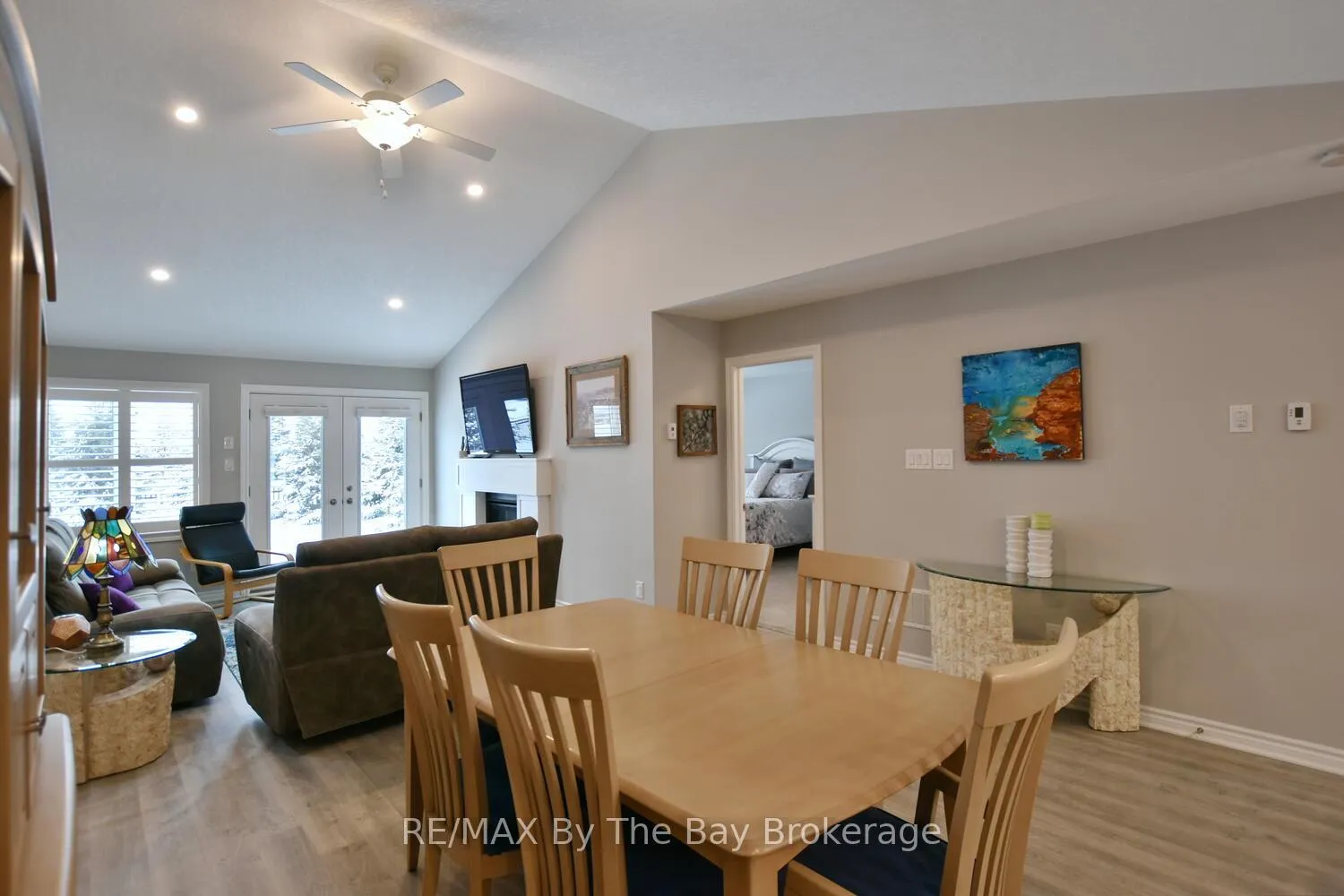 Photo 11 of 30 Ivy Crescent, Wasaga Beach — HOMEH