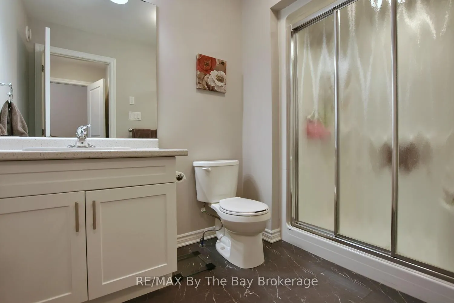Photo 16 of 30 Ivy Crescent, Wasaga Beach — HOMEH