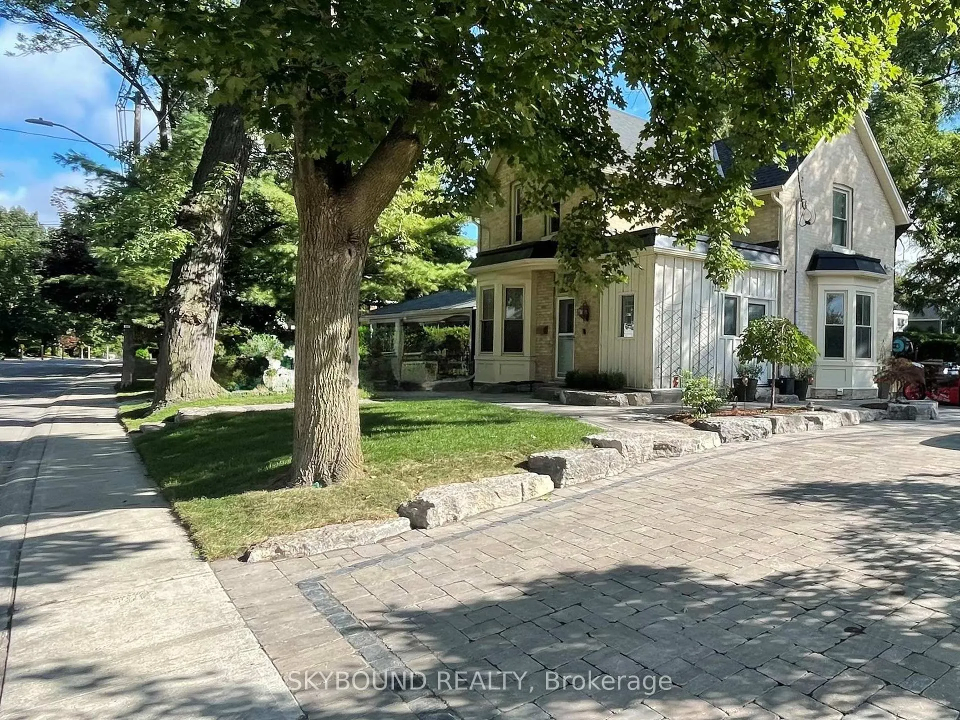 Photo 3 of 19 Spruce Street, Aurora, Aurora Village — HOMEH