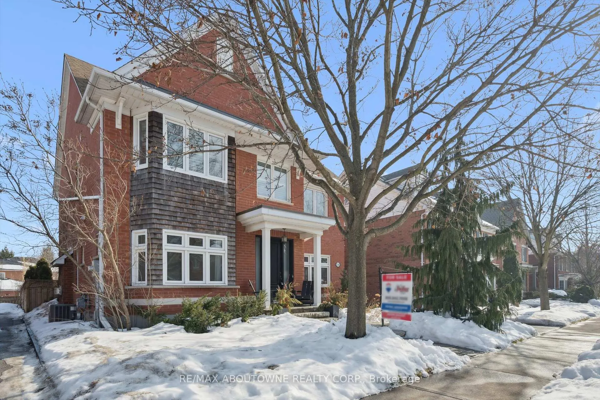 Photo 2 of 256 Lexington Road, Oakville, River Oaks — HOMEH