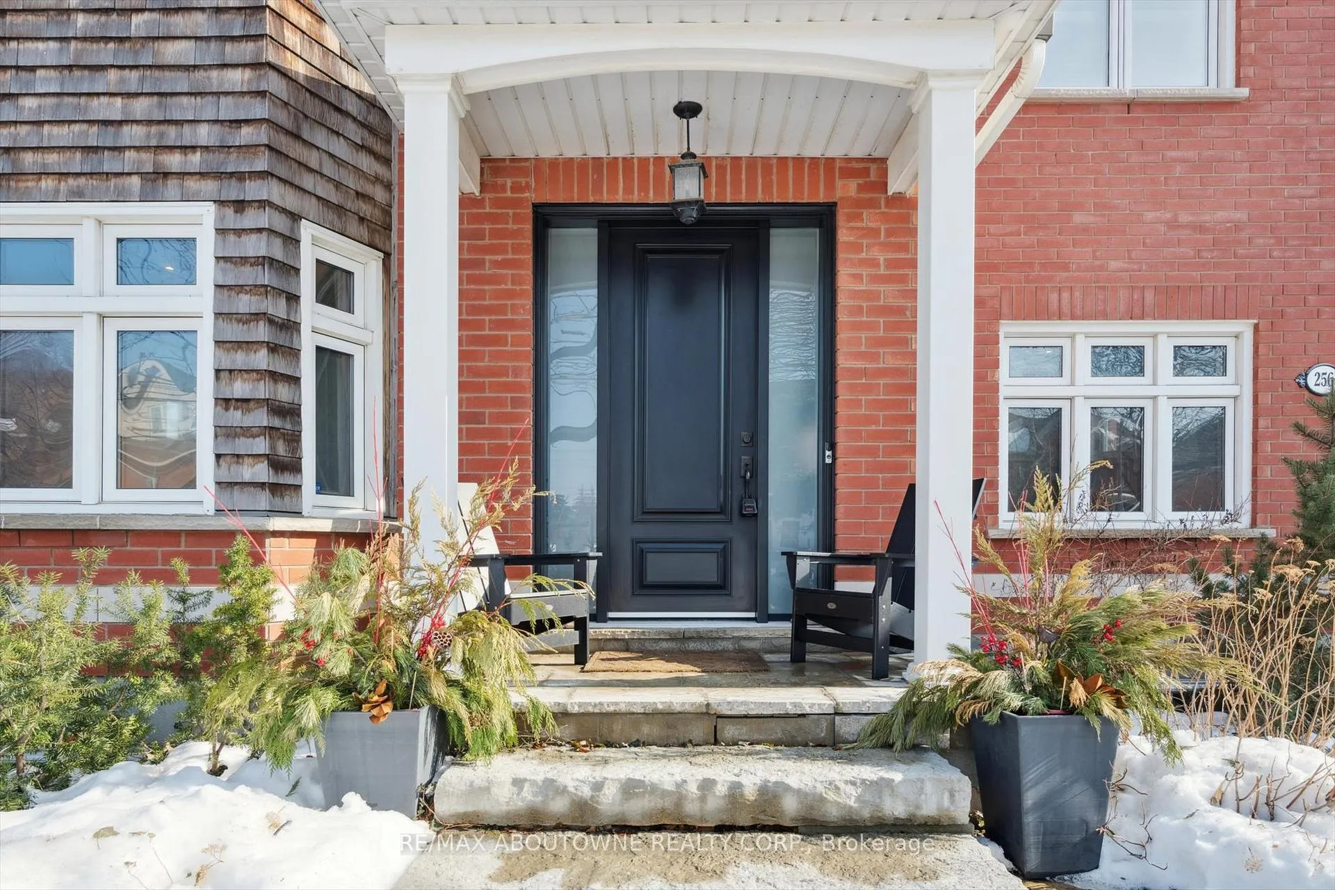 Photo 4 of 256 Lexington Road, Oakville, River Oaks — HOMEH