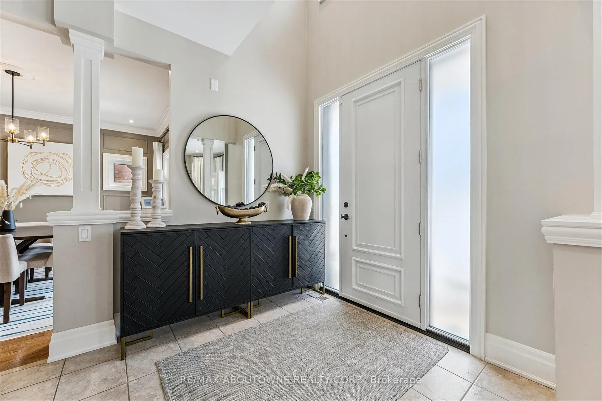 Photo 5 of 256 Lexington Road, Oakville, River Oaks — HOMEH