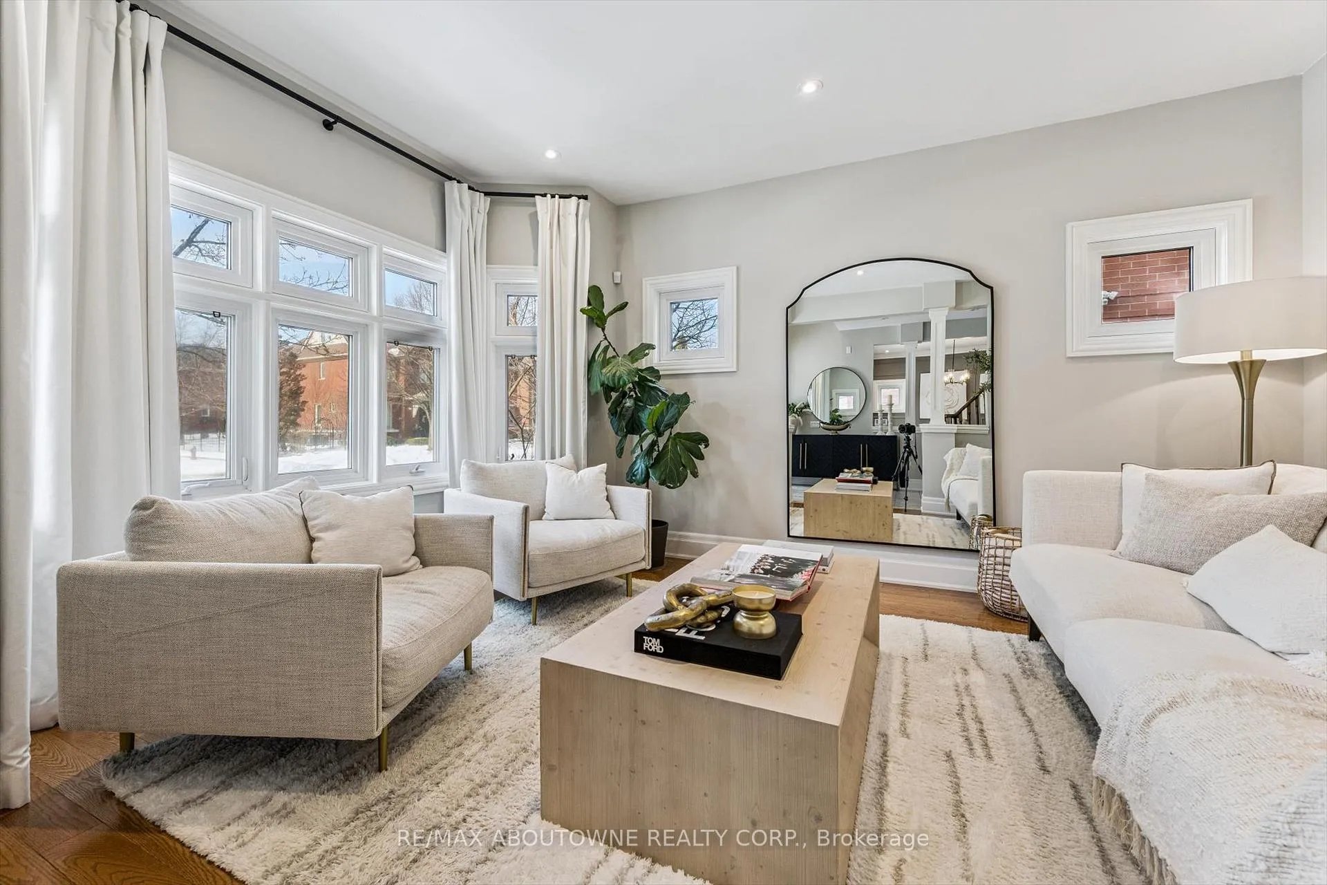 Photo 7 of 256 Lexington Road, Oakville, River Oaks — HOMEH