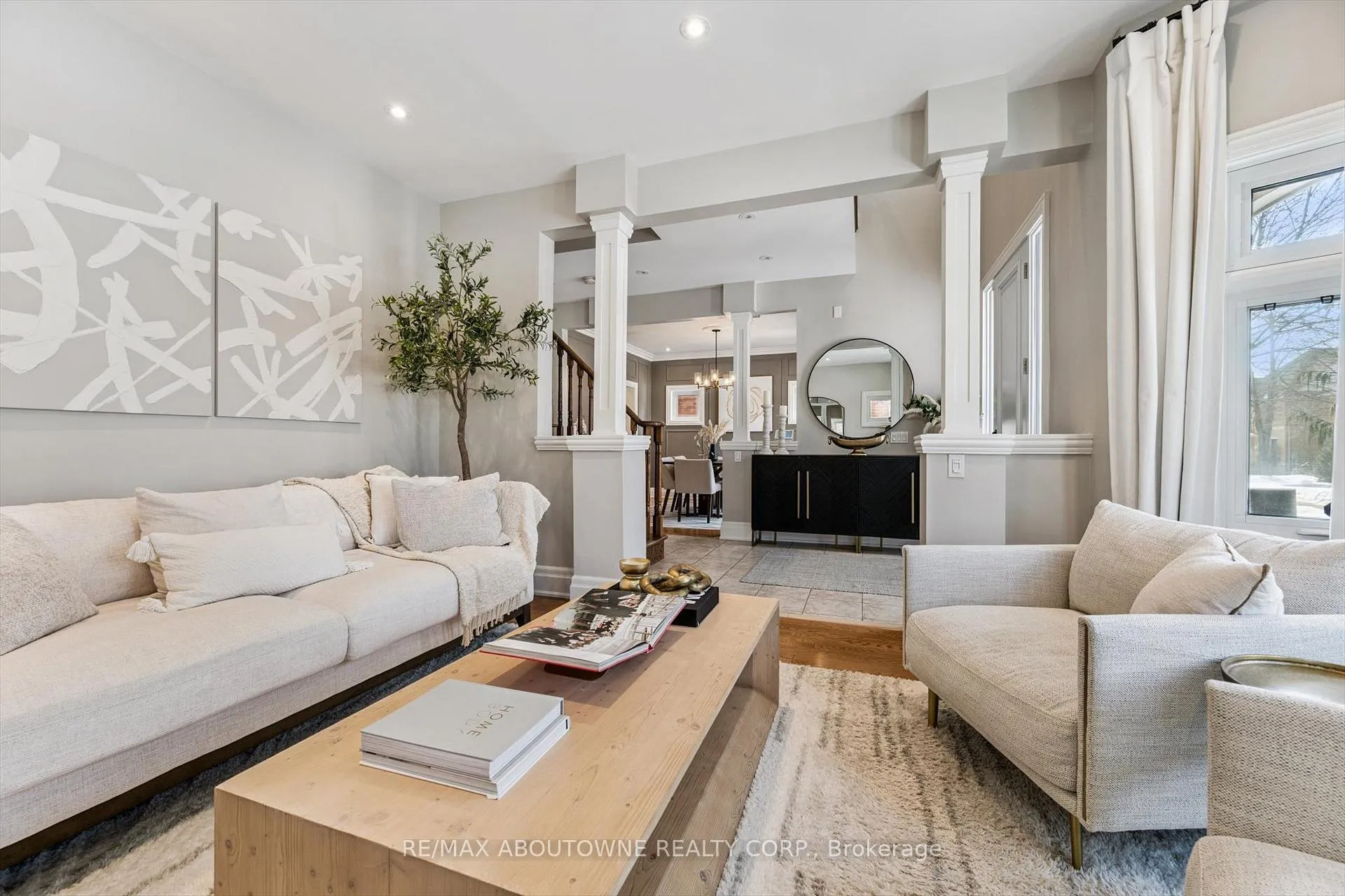 Photo 8 of 256 Lexington Road, Oakville, River Oaks — HOMEH