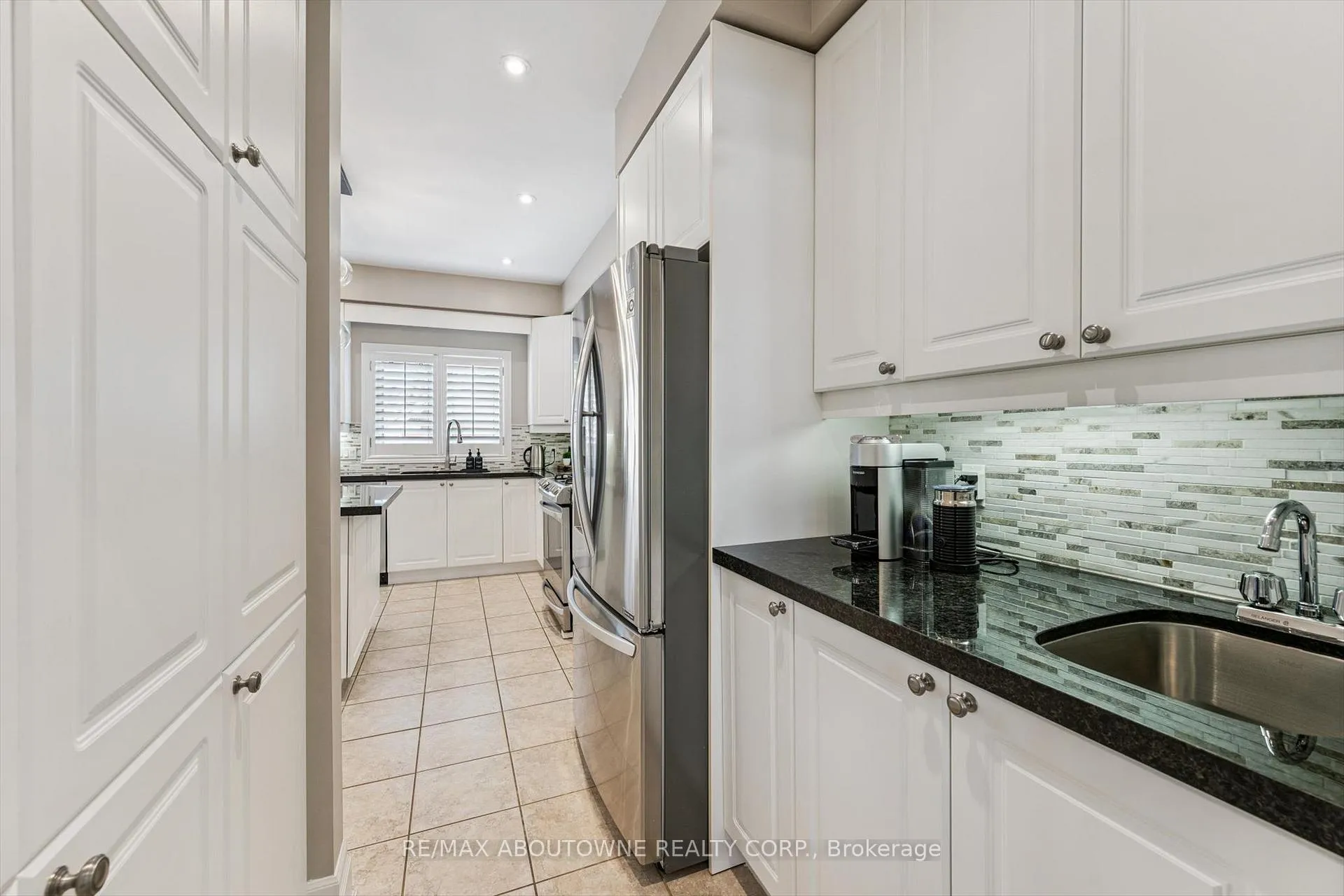 Photo 17 of 256 Lexington Road, Oakville, River Oaks — HOMEH