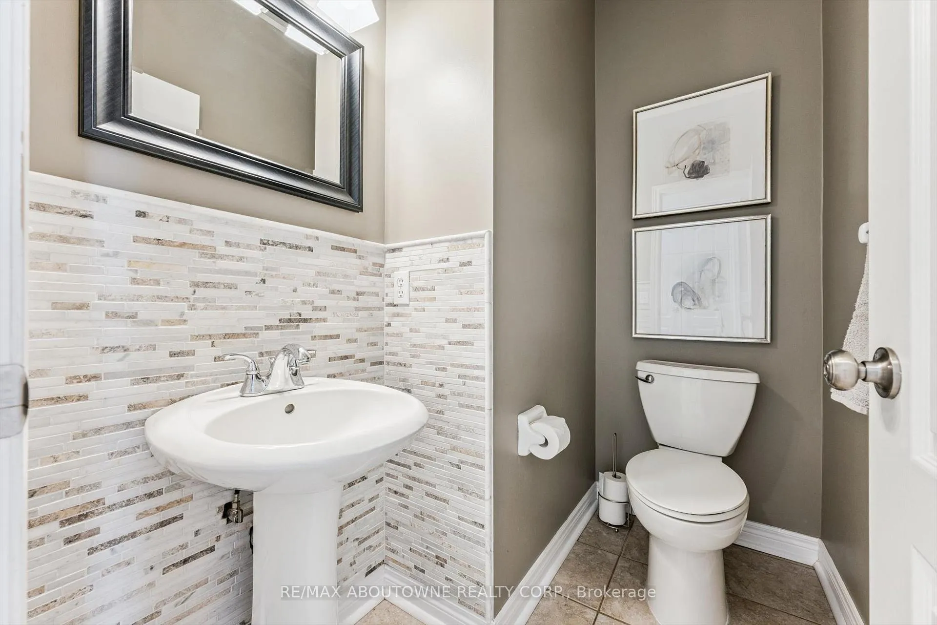 Photo 22 of 256 Lexington Road, Oakville, River Oaks — HOMEH