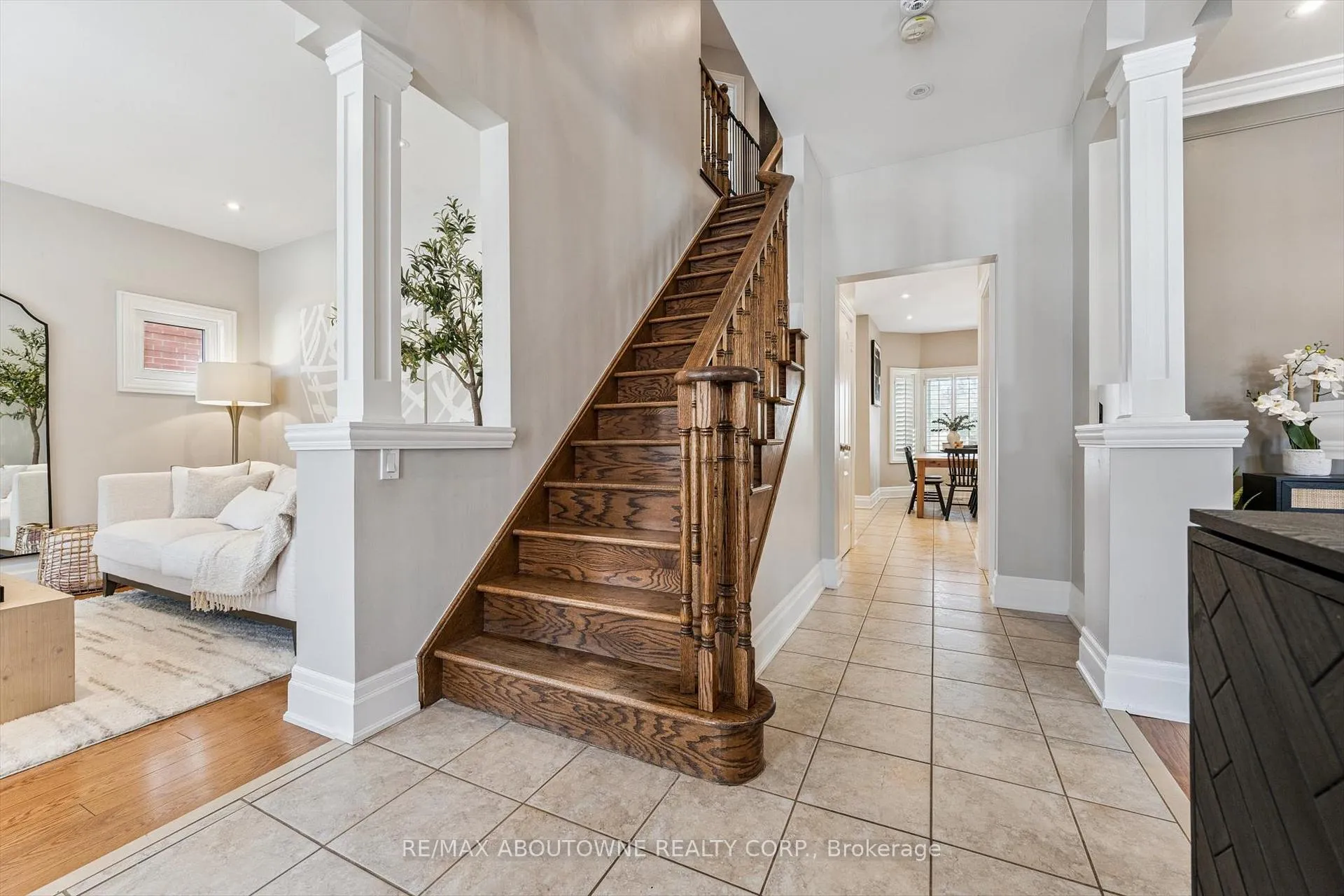 Photo 23 of 256 Lexington Road, Oakville, River Oaks — HOMEH