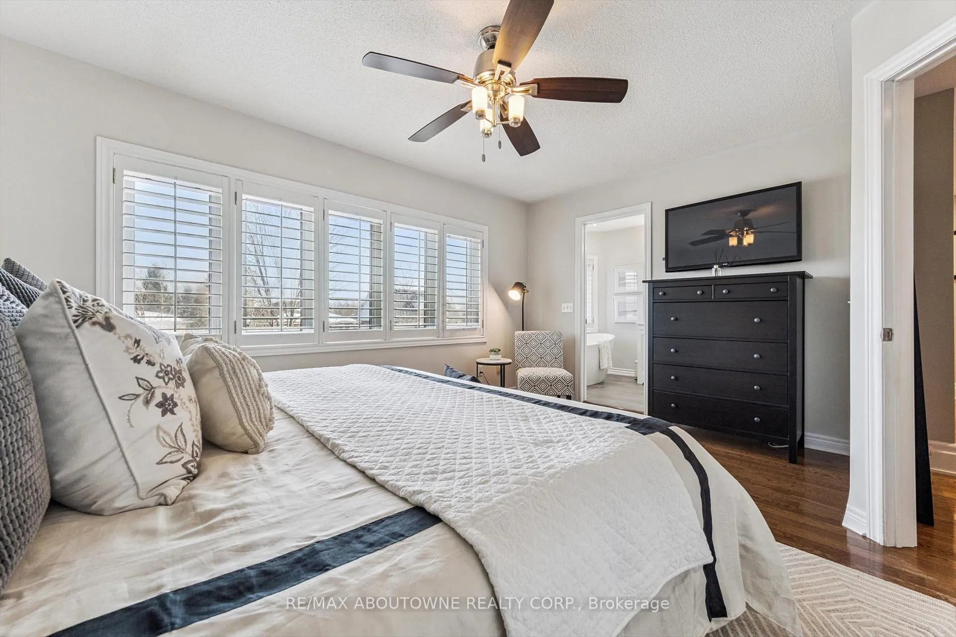 Photo 26 of 256 Lexington Road, Oakville, River Oaks — HOMEH