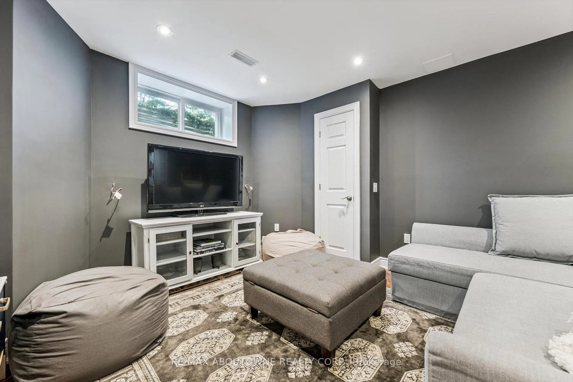 Photo 40 of 256 Lexington Road, Oakville, River Oaks — HOMEH