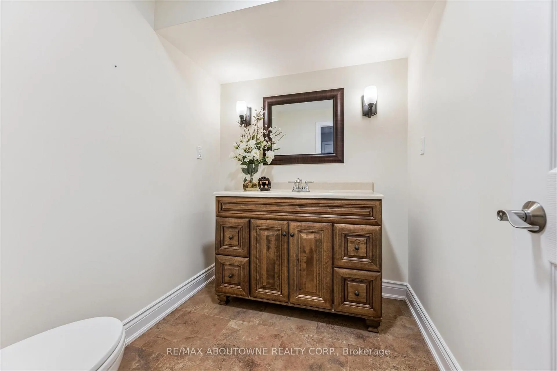 Photo 45 of 256 Lexington Road, Oakville, River Oaks — HOMEH