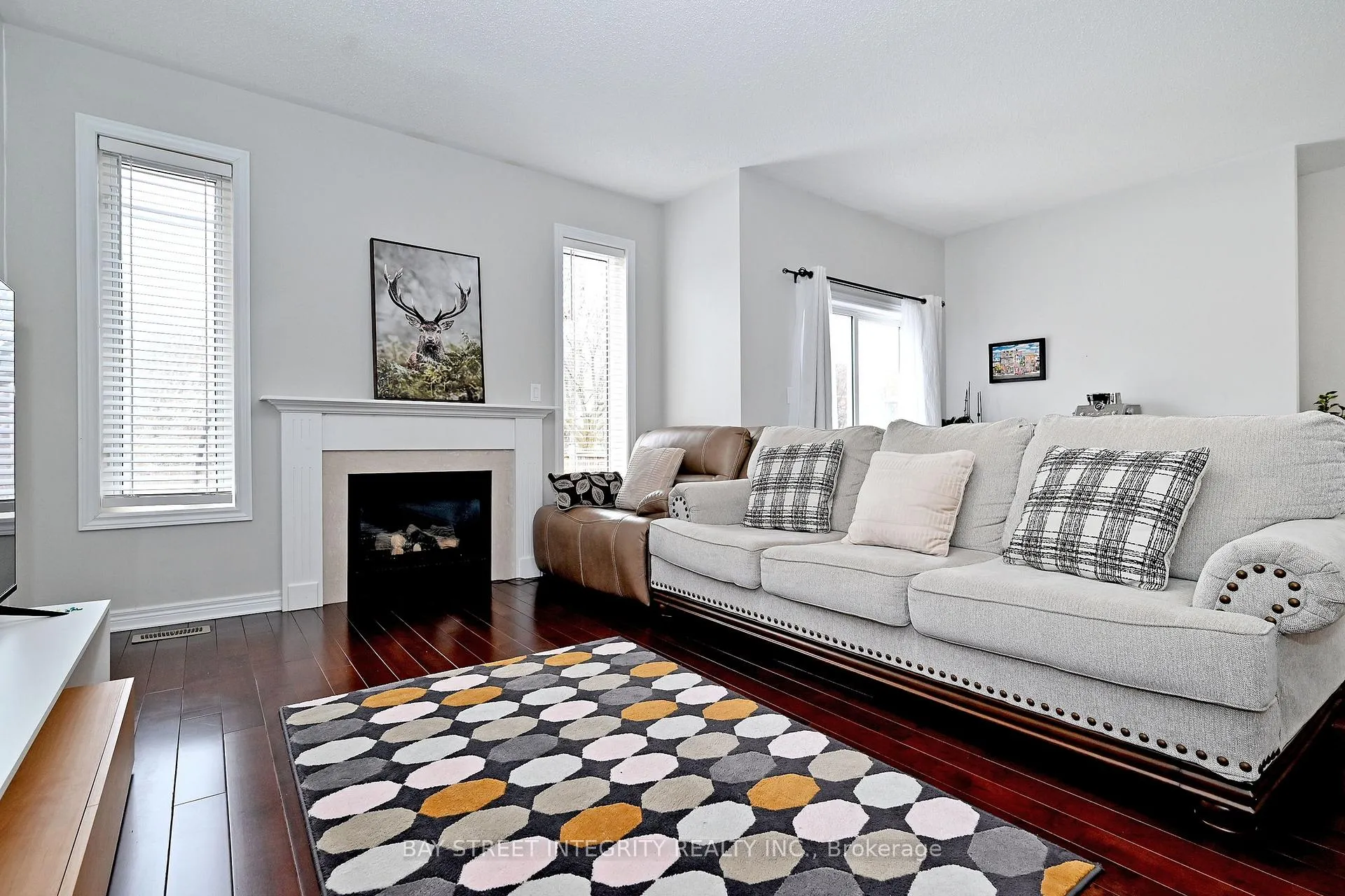 Photo 6 of 60 Darius Harns Drive, Whitby, Brooklin — HOMEH