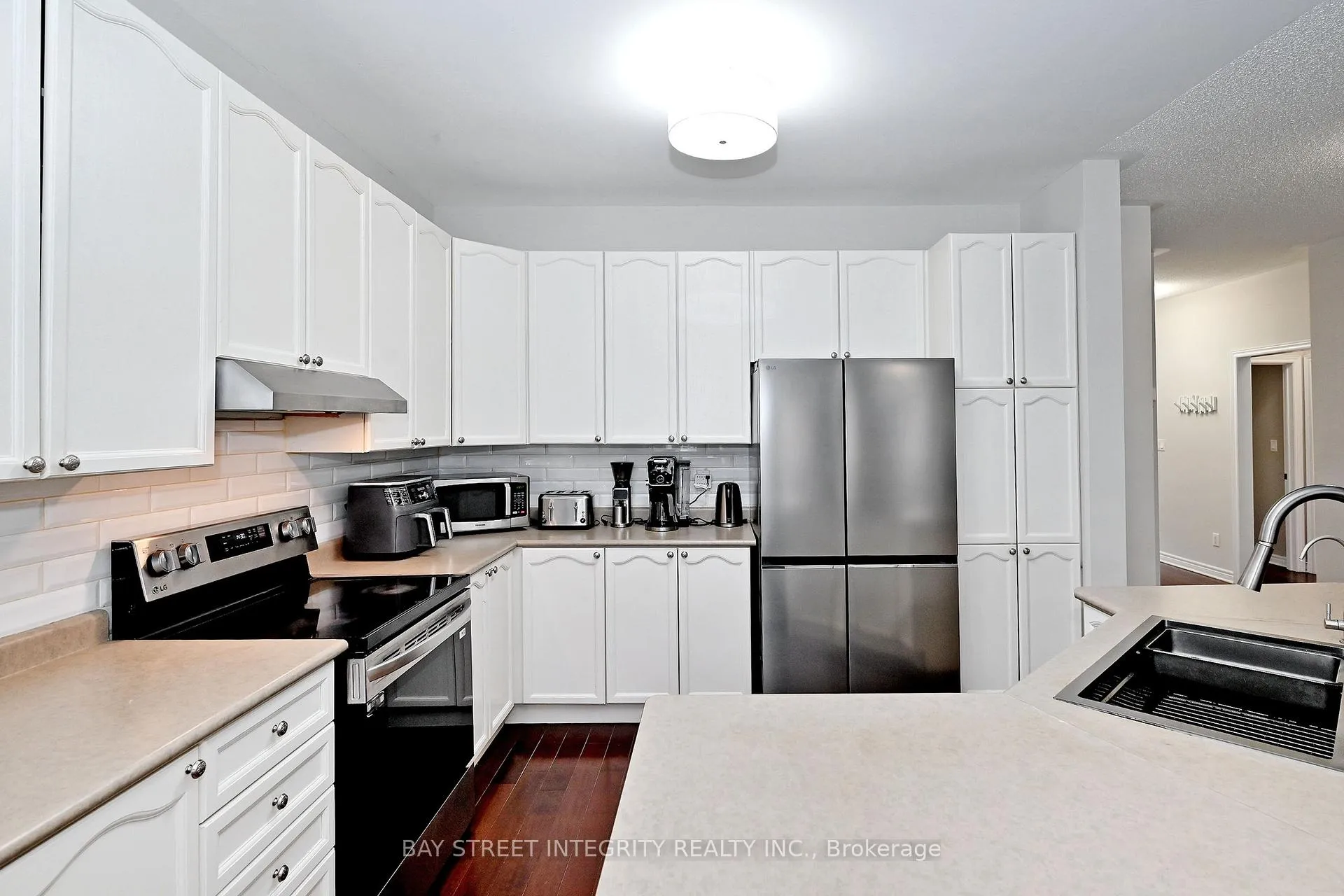 Photo 11 of 60 Darius Harns Drive, Whitby, Brooklin — HOMEH