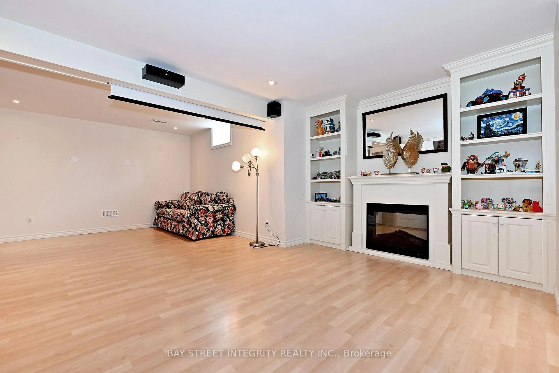 Photo 26 of 60 Darius Harns Drive, Whitby, Brooklin — HOMEH