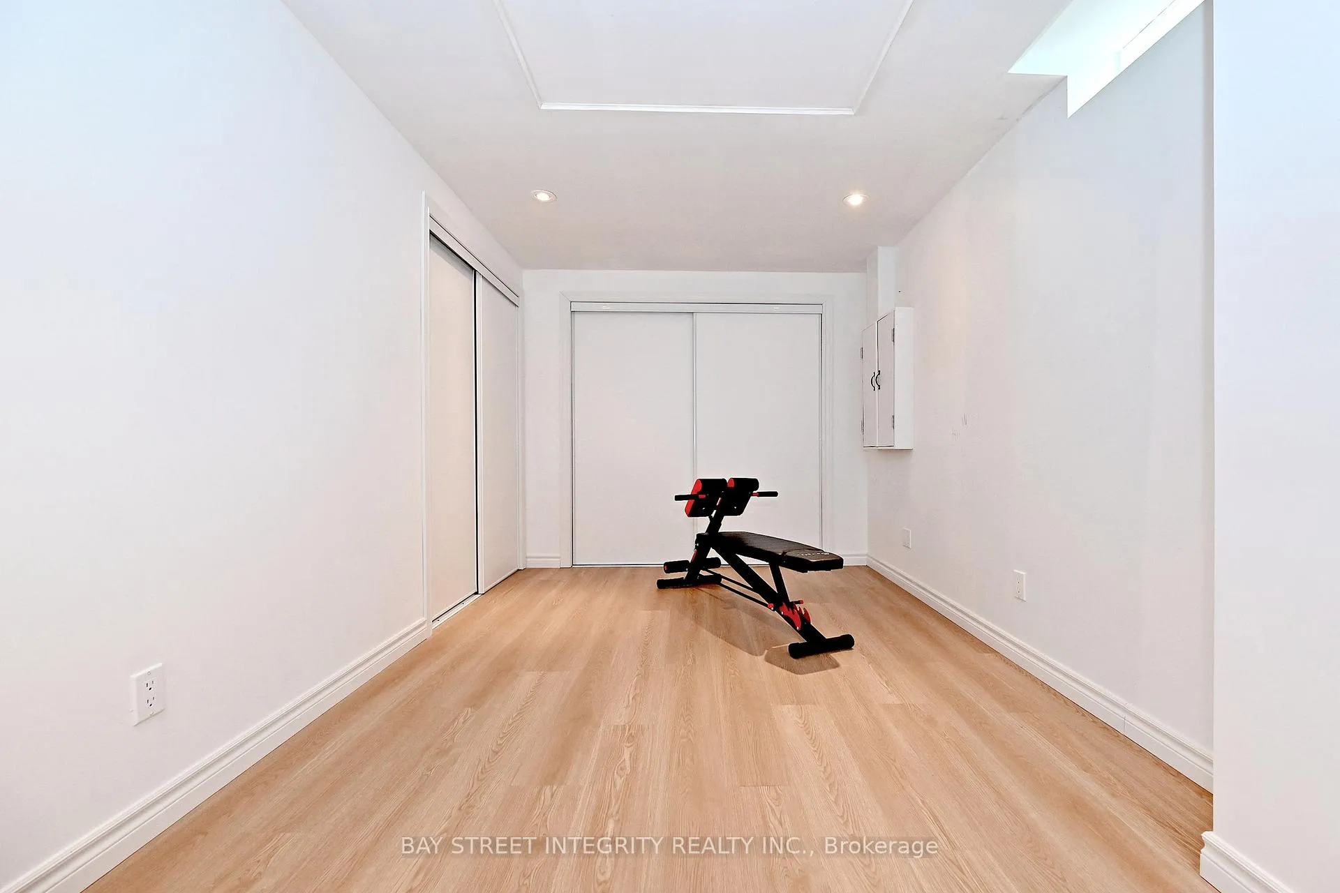Photo 31 of 60 Darius Harns Drive, Whitby, Brooklin — HOMEH