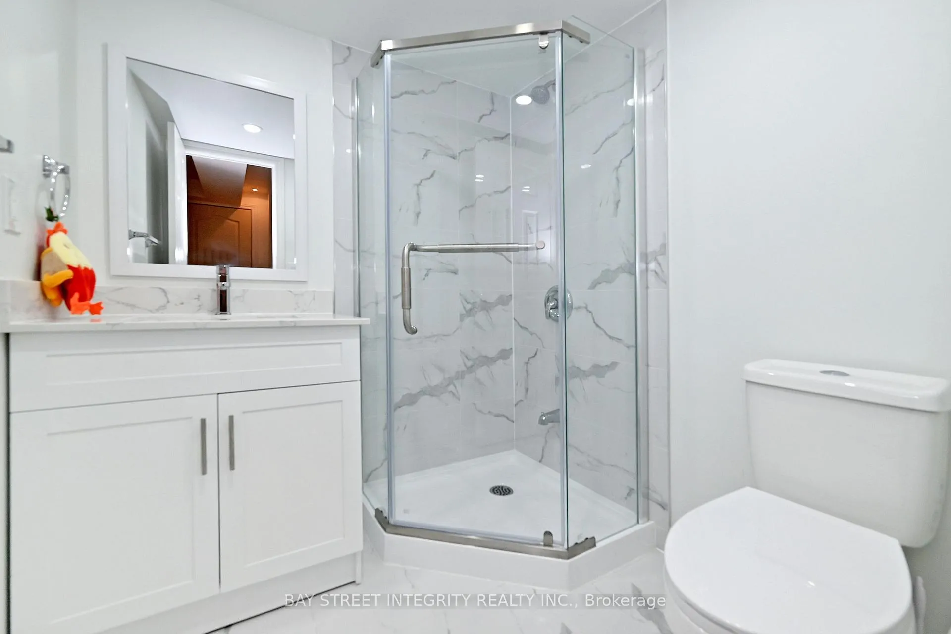 Photo 32 of 60 Darius Harns Drive, Whitby, Brooklin — HOMEH