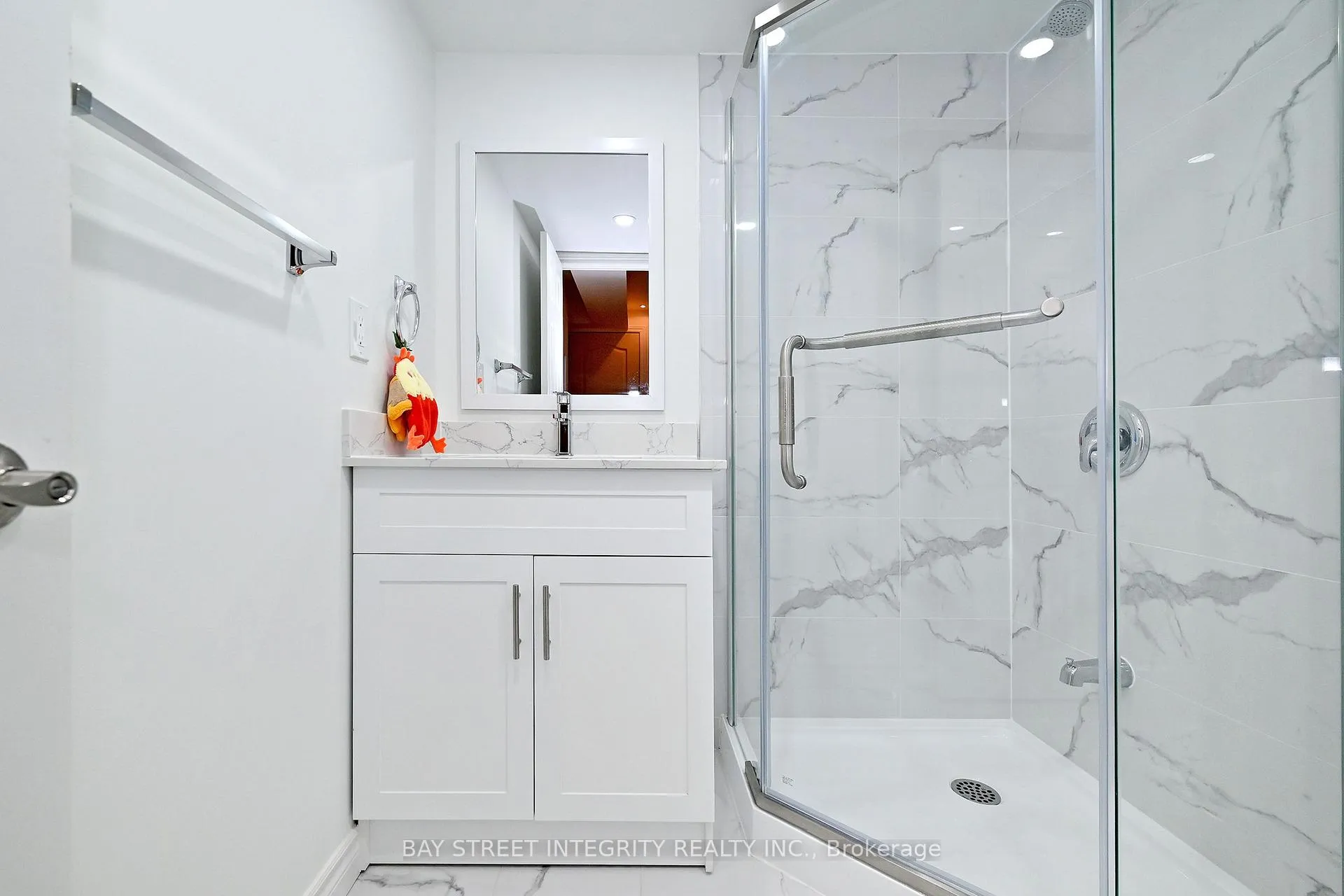 Photo 33 of 60 Darius Harns Drive, Whitby, Brooklin — HOMEH