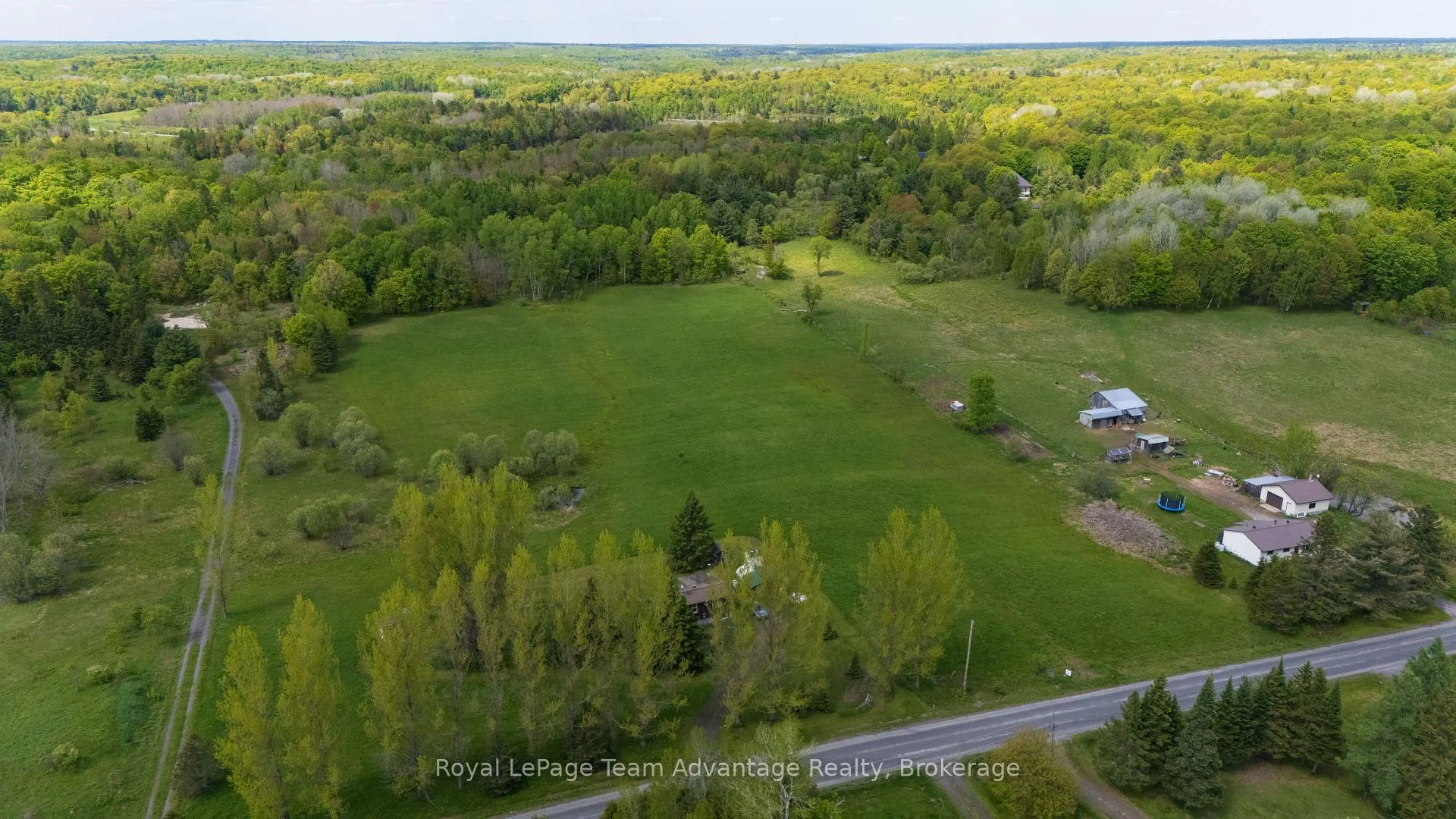 Photo 8 of 13 Lakeside Drive, McKellar — HOMEH