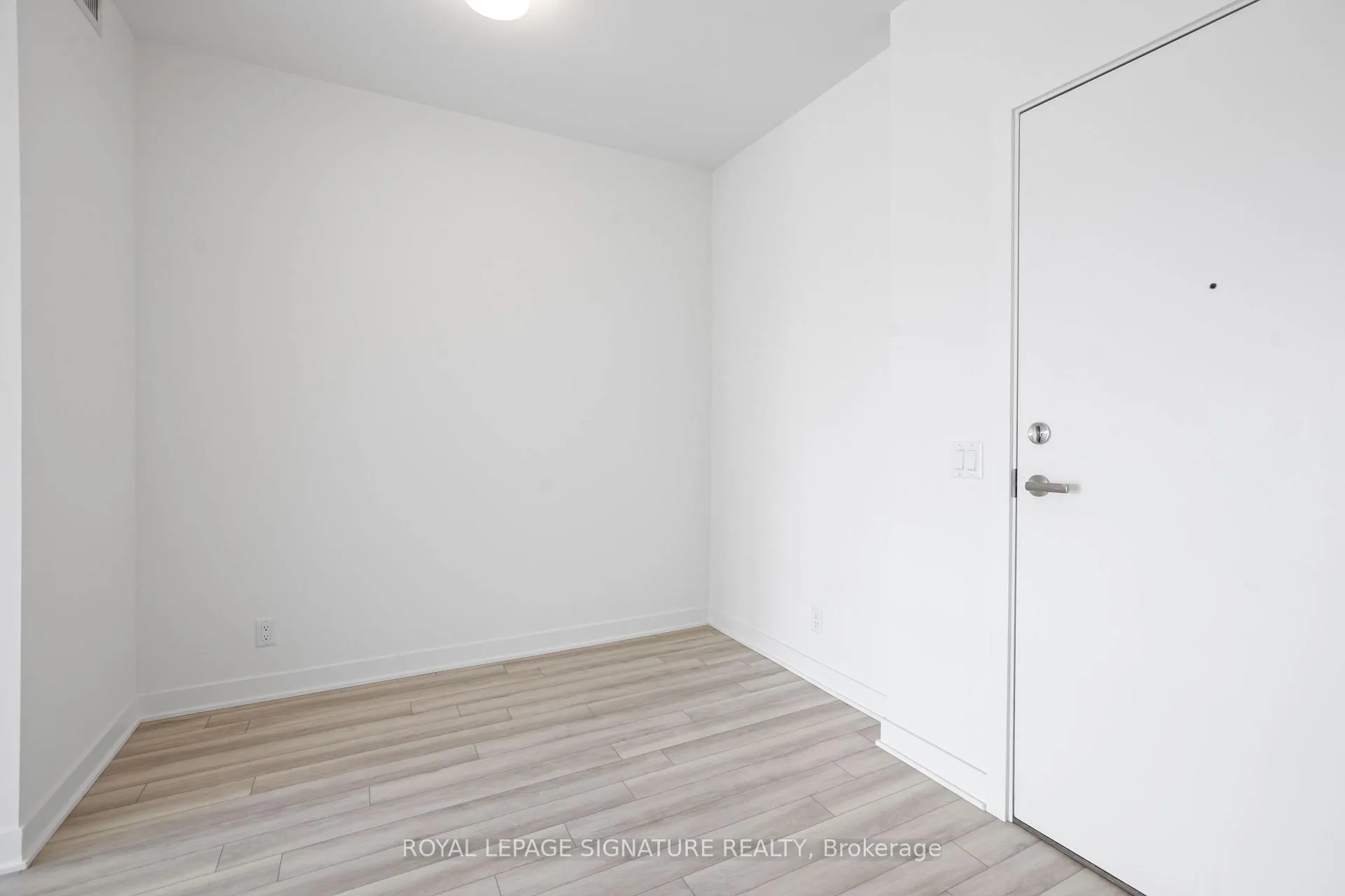 Photo 6 of Unit 612, 51 Clarington Boulevard, Clarington, Bowmanville — HOMEH