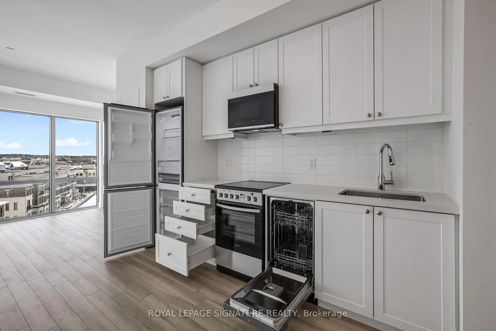 Photo 9 of Unit 612, 51 Clarington Boulevard, Clarington, Bowmanville — HOMEH
