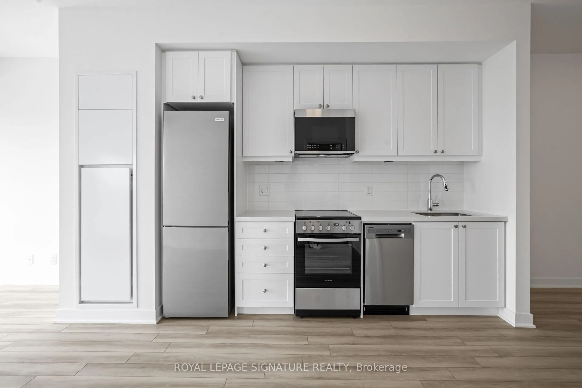 Photo 10 of Unit 612, 51 Clarington Boulevard, Clarington, Bowmanville — HOMEH