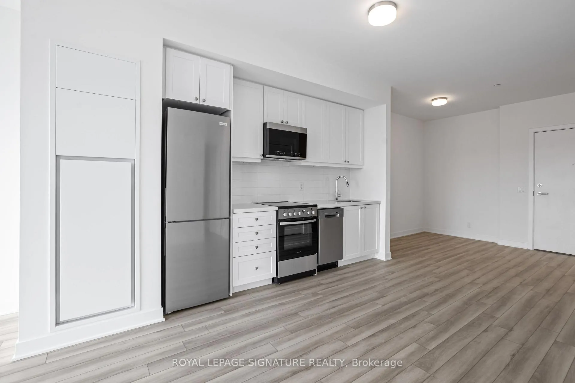 Photo 11 of Unit 612, 51 Clarington Boulevard, Clarington, Bowmanville — HOMEH