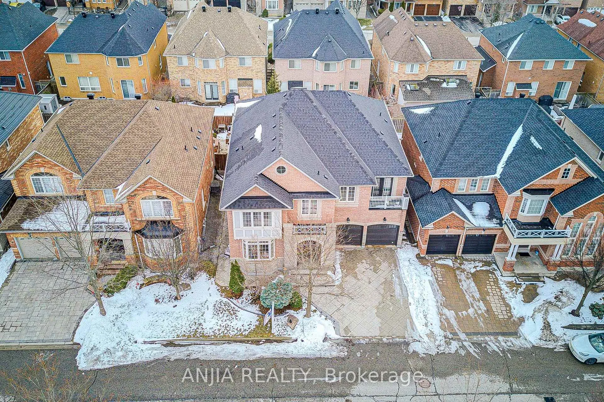 Photo 3 of 10 Golden Meadow Drive, Markham, Wismer — HOMEH