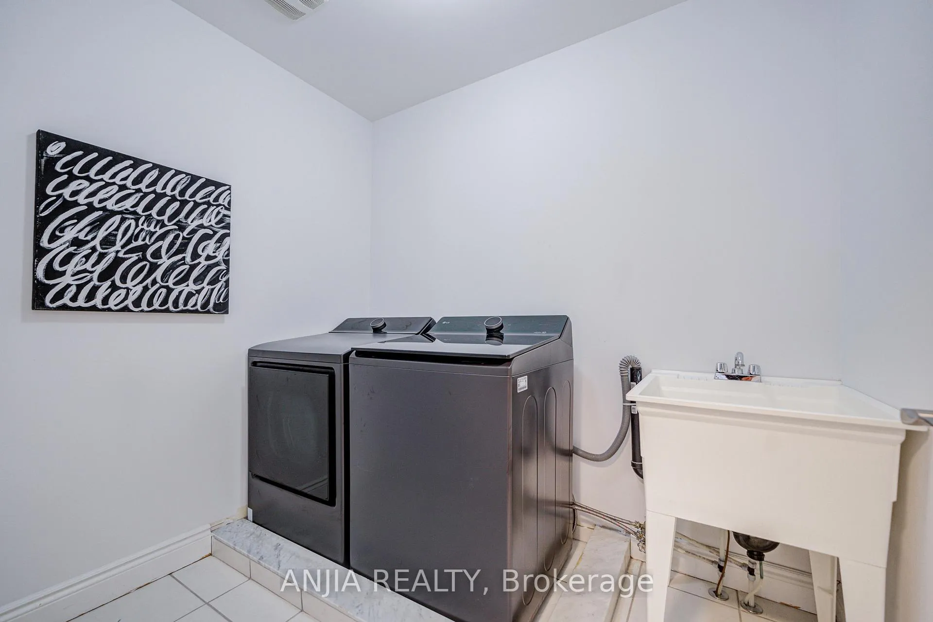 Photo 43 of 10 Golden Meadow Drive, Markham, Wismer — HOMEH