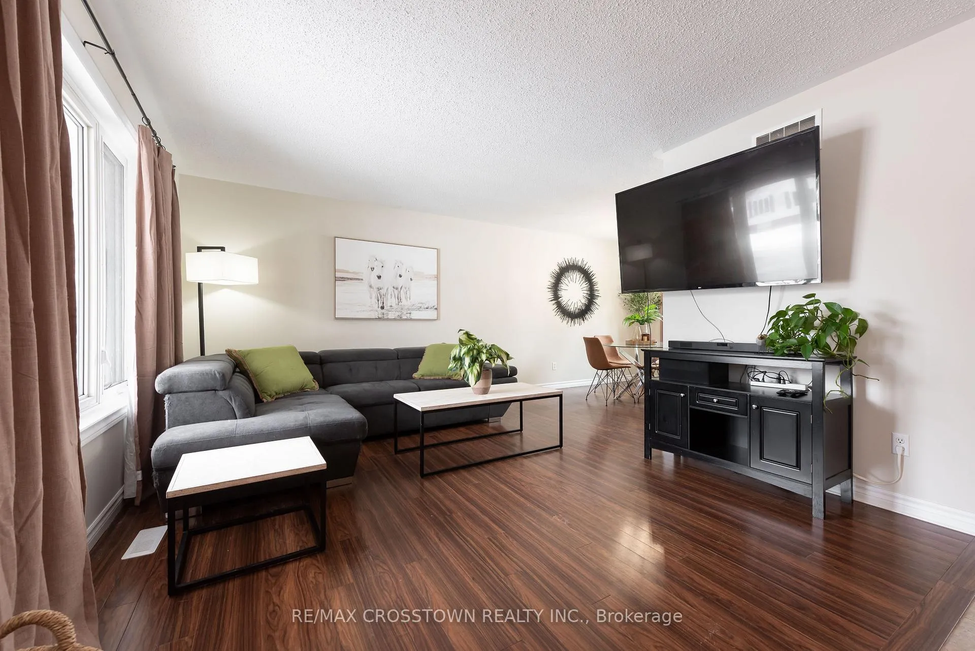Photo 5 of 54 Foyston Park Circle, Springwater, Minesing — HOMEH
