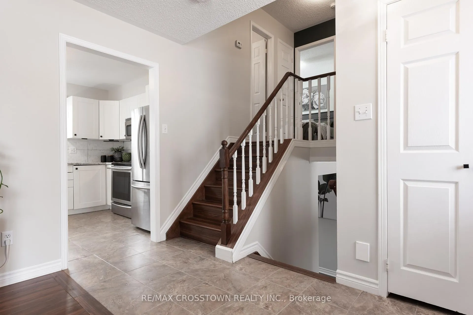 Photo 17 of 54 Foyston Park Circle, Springwater, Minesing — HOMEH