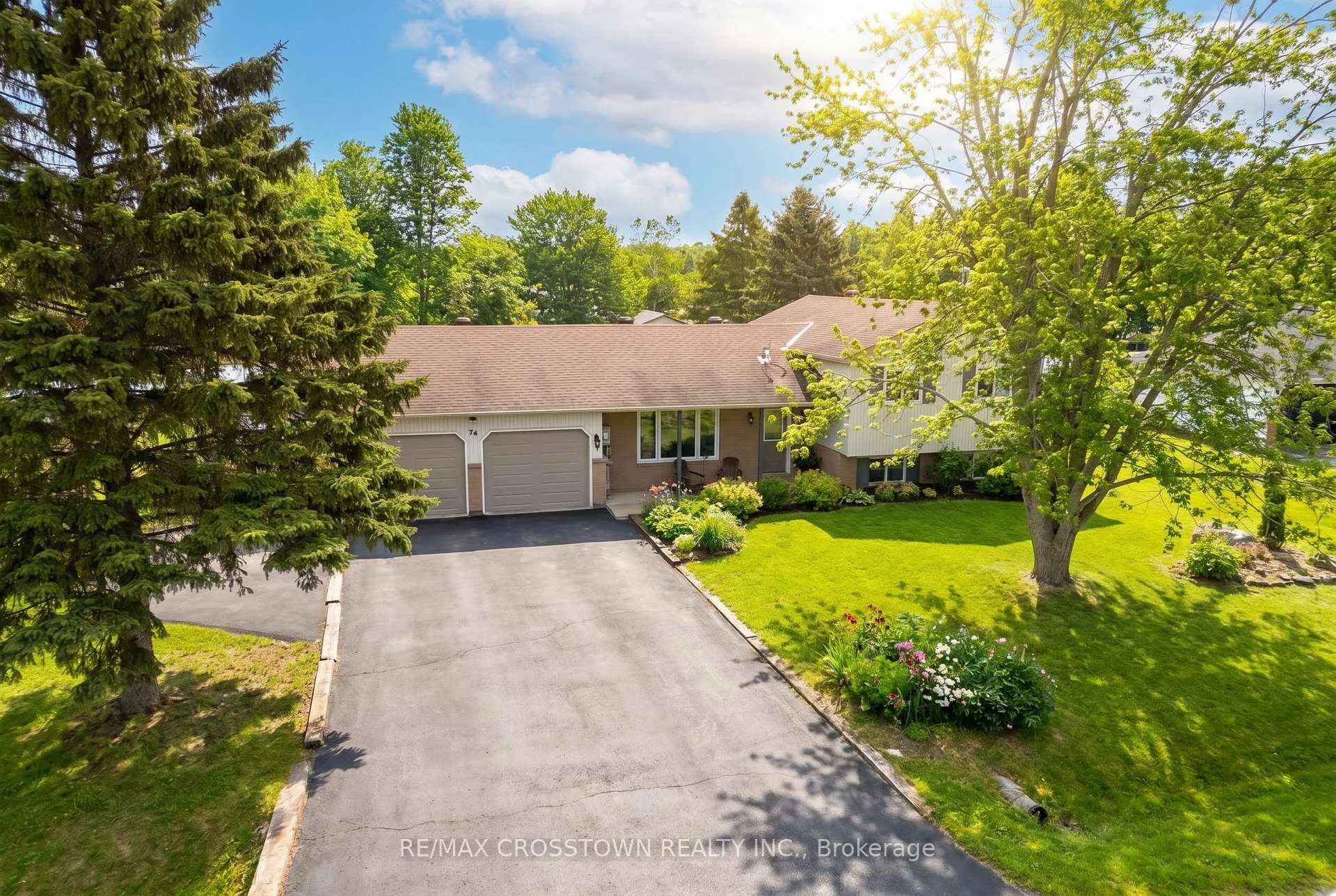 Photo 1 of 54 Foyston Park Circle, Springwater, Minesing — HOMEH