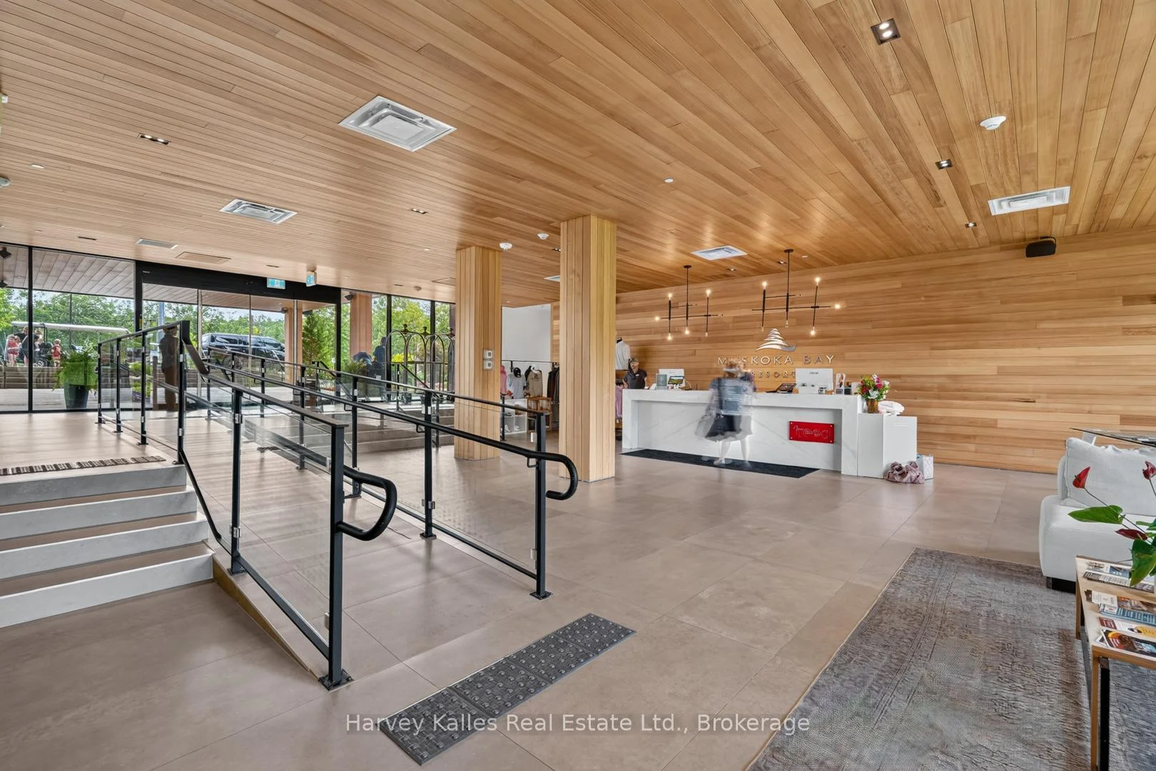 Photo 4 of Unit 401, 120 Carrick Trail, Gravenhurst, Muskoka (S) — HOMEH