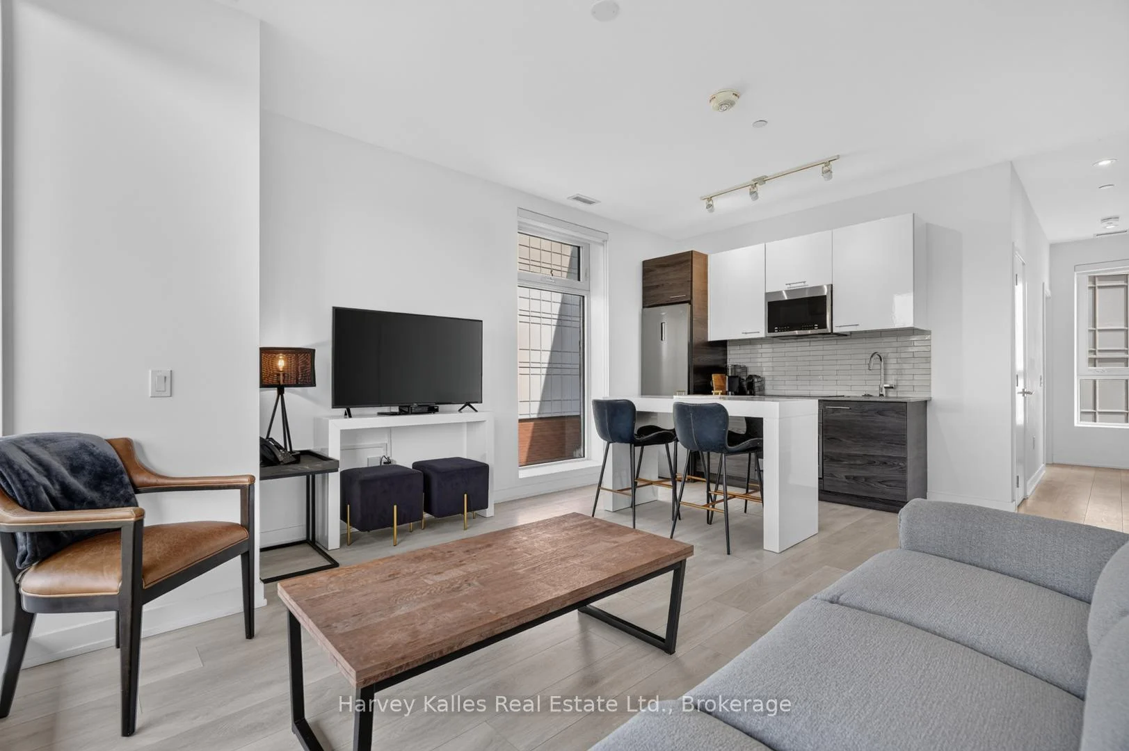 Photo 10 of Unit 401, 120 Carrick Trail, Gravenhurst, Muskoka (S) — HOMEH