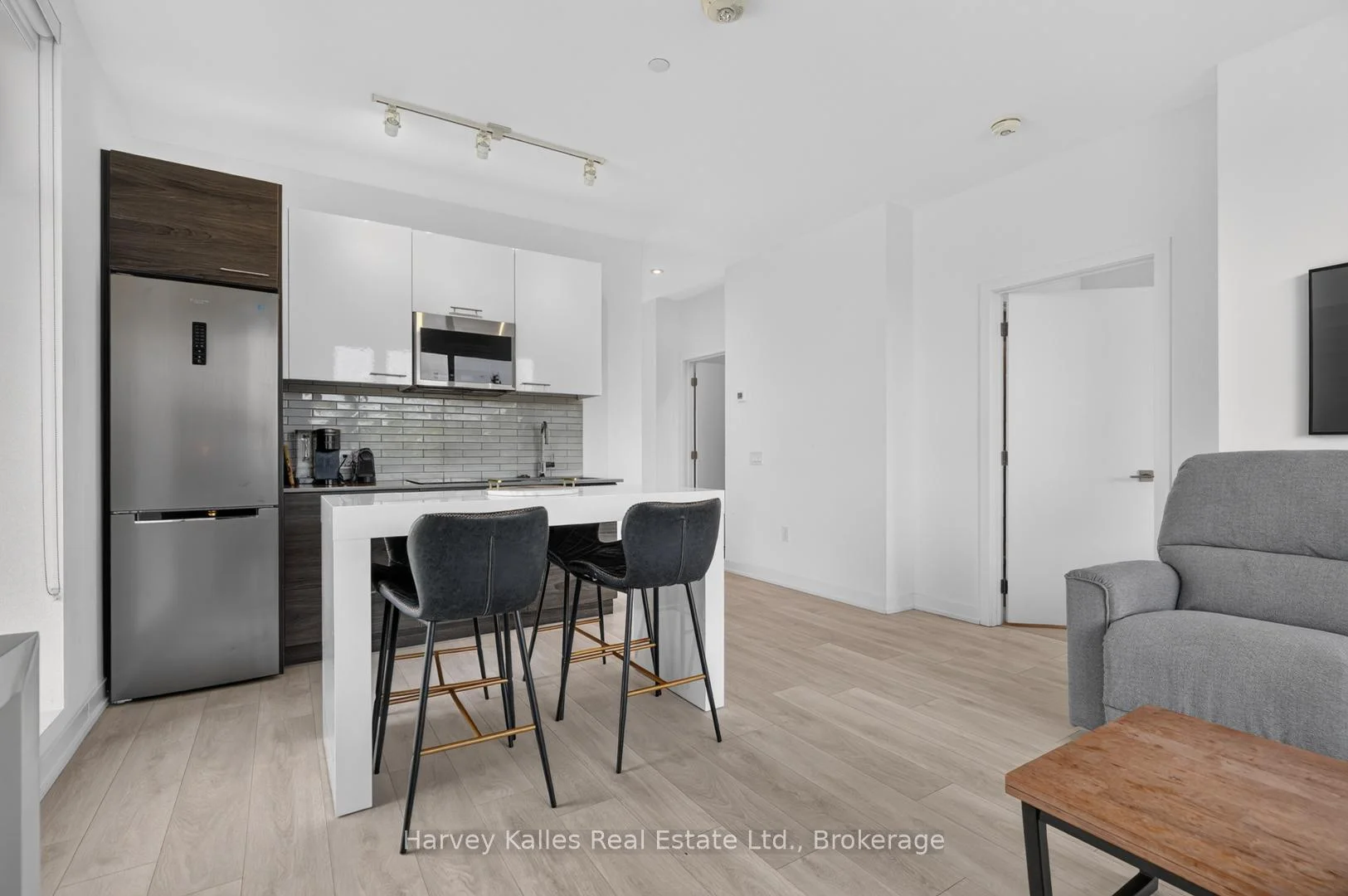 Photo 11 of Unit 401, 120 Carrick Trail, Gravenhurst, Muskoka (S) — HOMEH