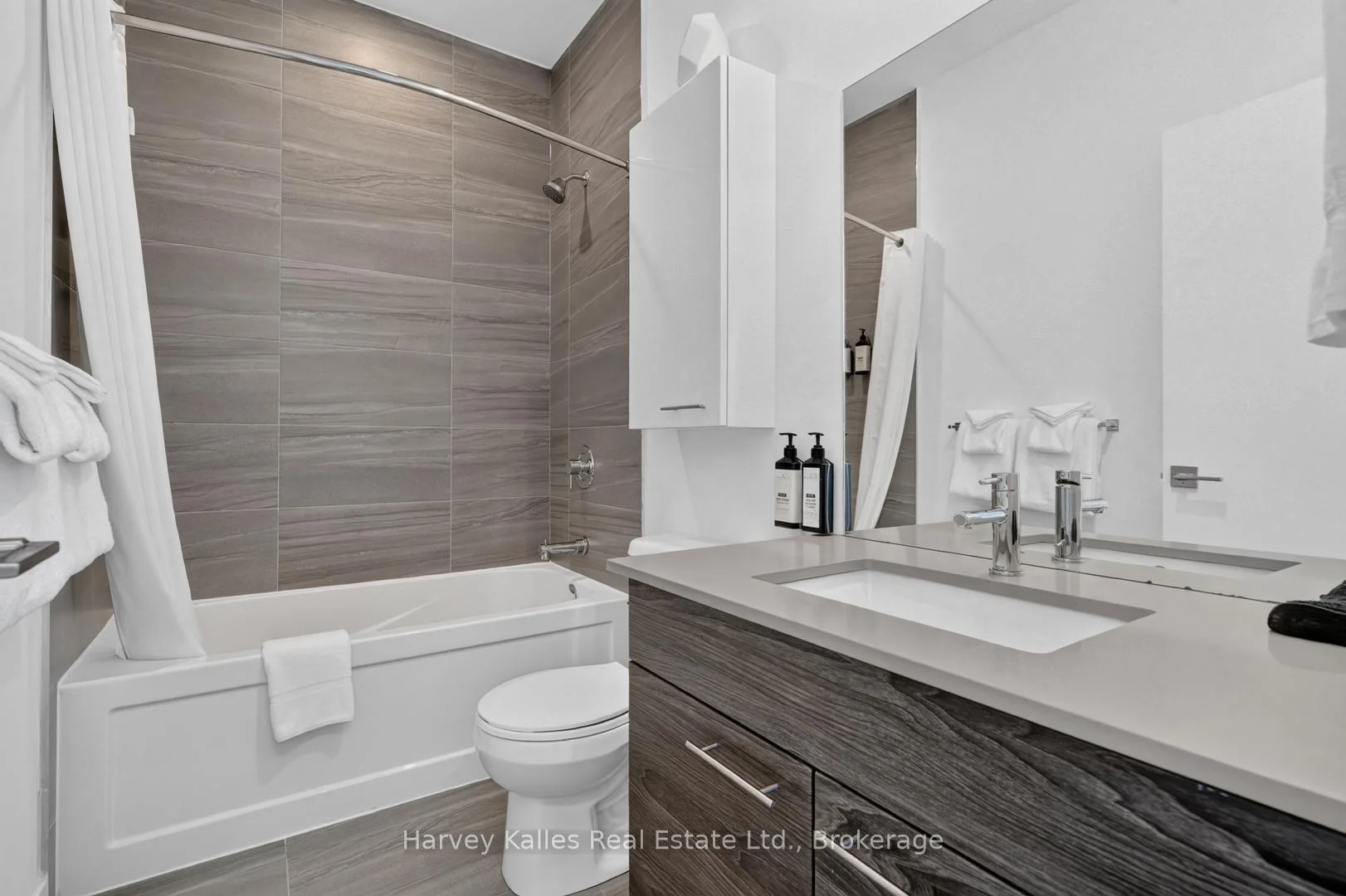 Photo 12 of Unit 401, 120 Carrick Trail, Gravenhurst, Muskoka (S) — HOMEH