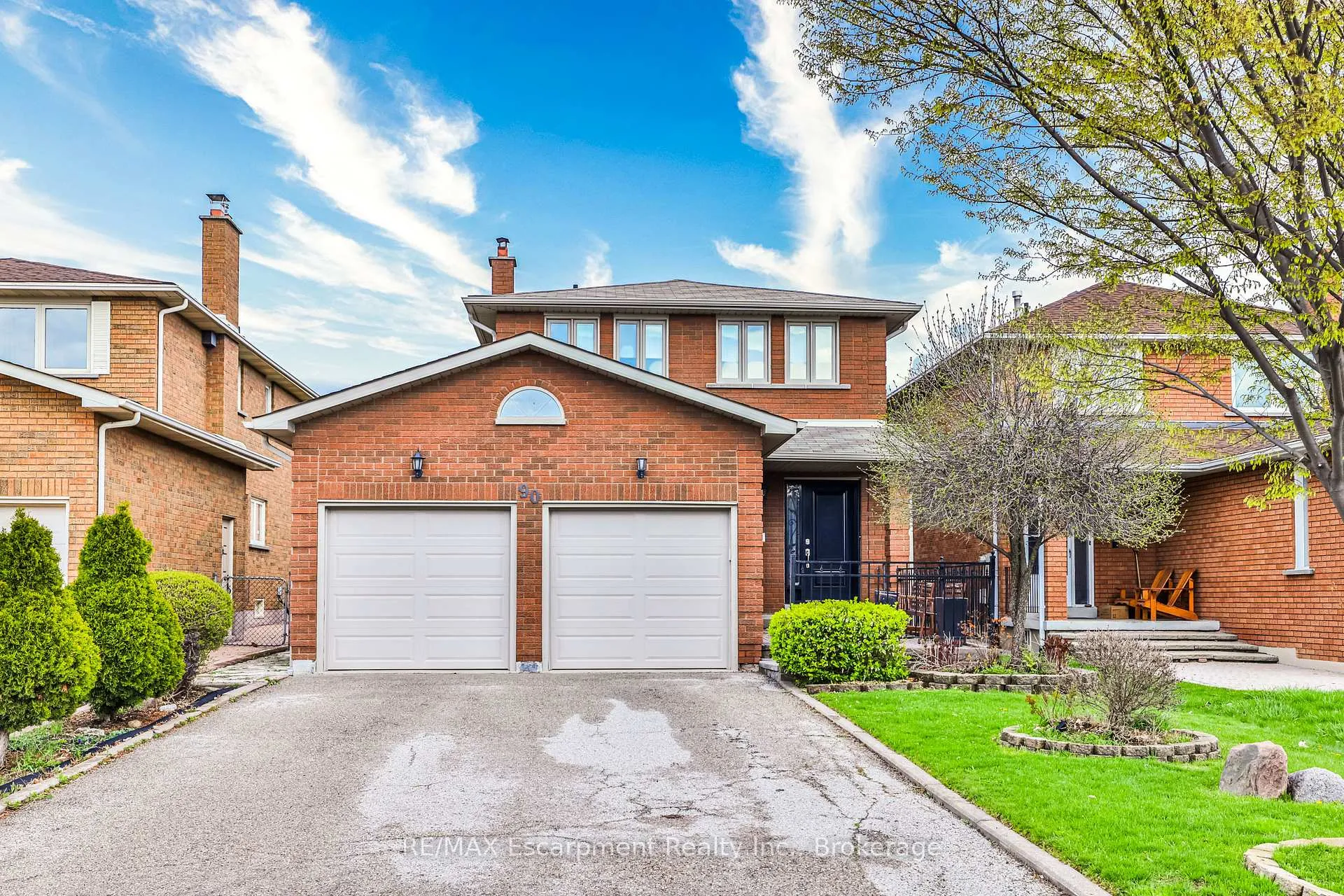 Photo 1 of 90 Waterfall Road, Vaughan, East Woodbridge — HOMEH