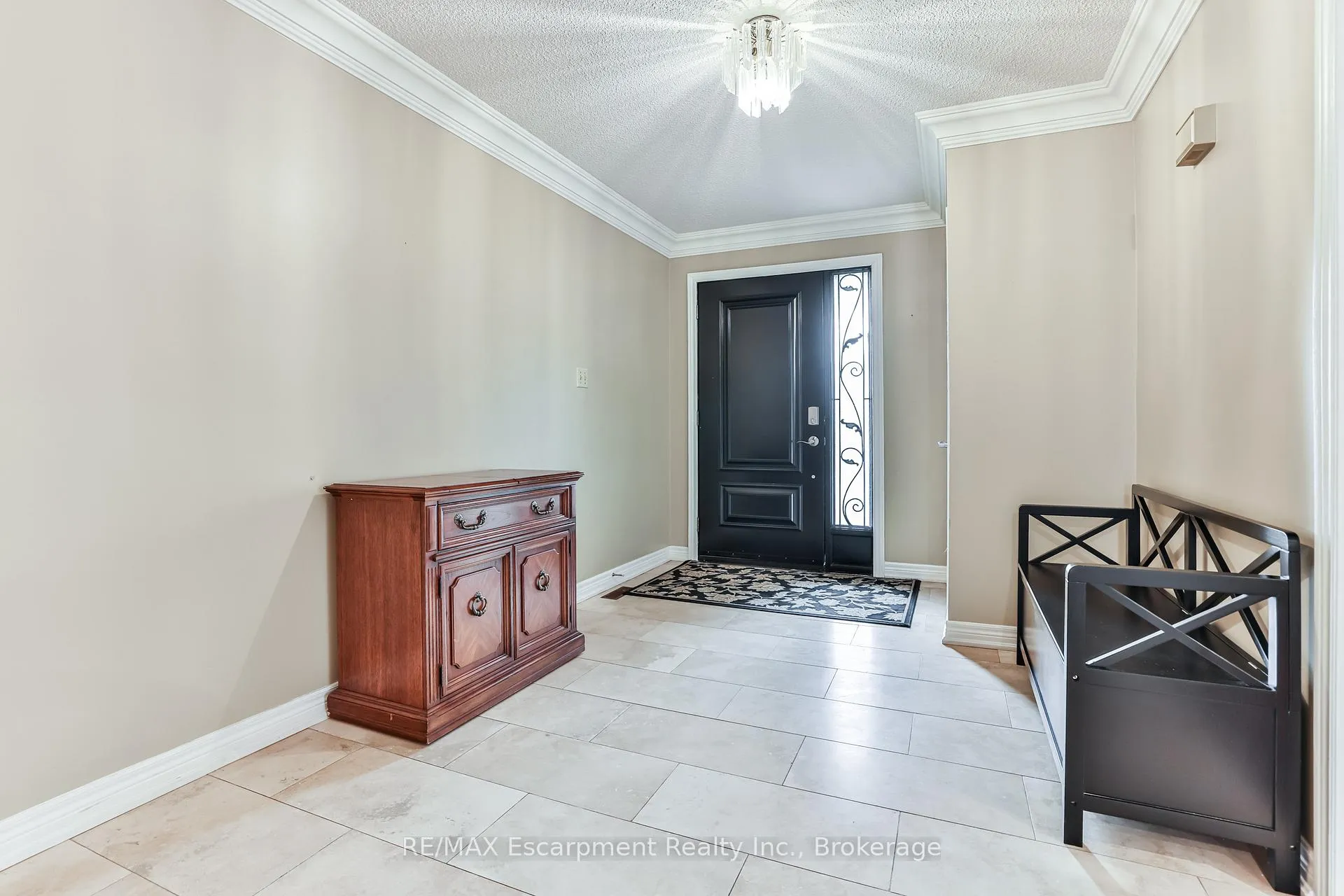 Photo 3 of 90 Waterfall Road, Vaughan, East Woodbridge — HOMEH