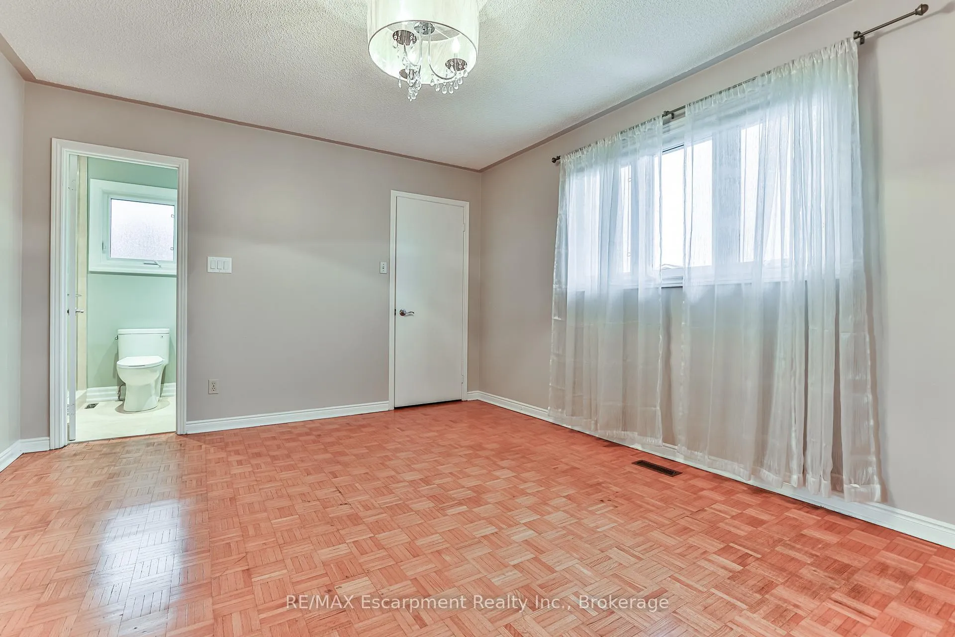 Photo 20 of 90 Waterfall Road, Vaughan, East Woodbridge — HOMEH