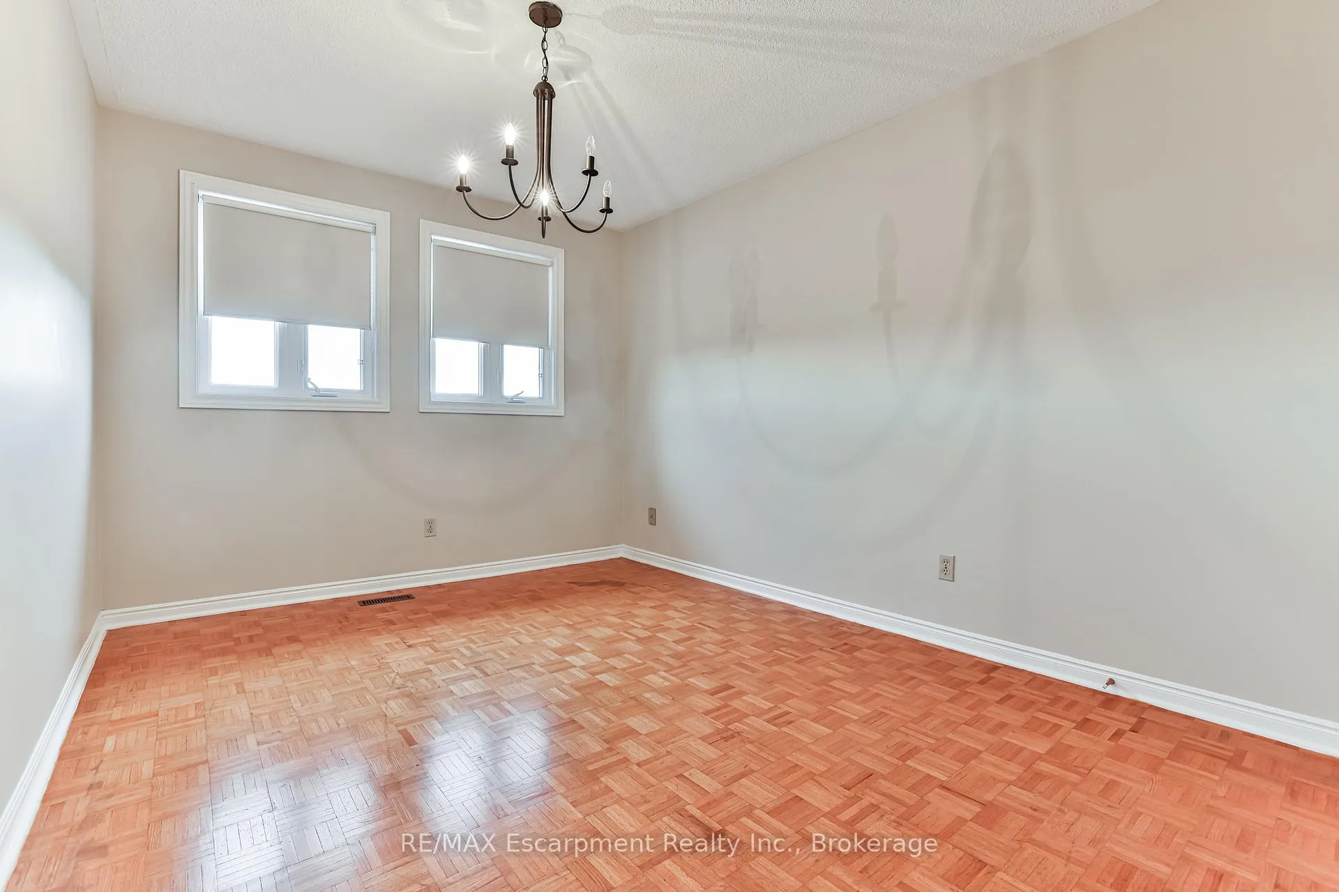 Photo 22 of 90 Waterfall Road, Vaughan, East Woodbridge — HOMEH