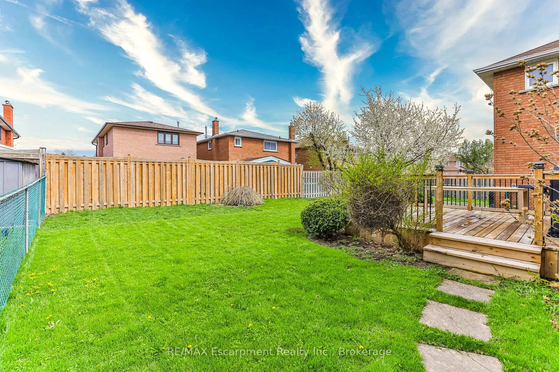 Photo 26 of 90 Waterfall Road, Vaughan, East Woodbridge — HOMEH