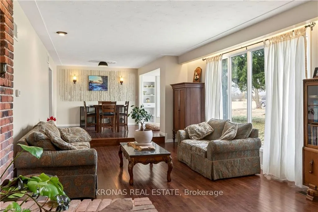 Photo 4 of 548 Book Road E, Hamilton, Airport Employment Area — HOMEH