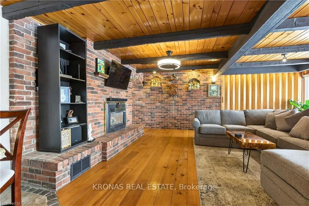 Photo 10 of 548 Book Road E, Hamilton, Airport Employment Area — HOMEH