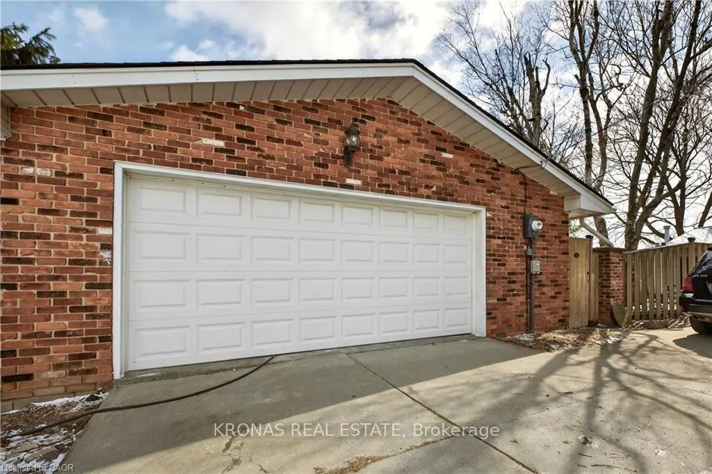 Photo 28 of 548 Book Road E, Hamilton, Airport Employment Area — HOMEH
