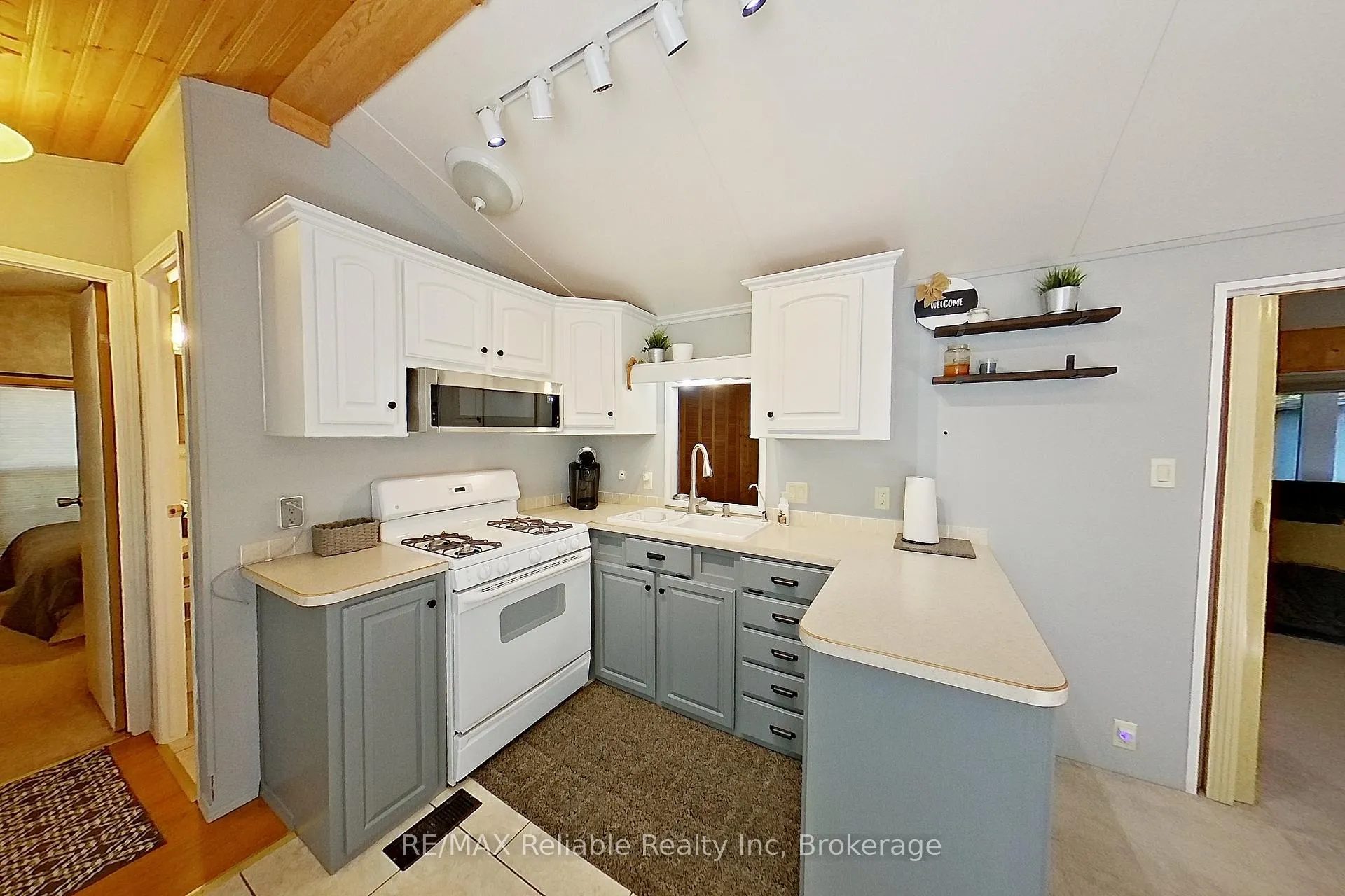 Photo 14 of Unit 19, 76735 Wildwood Line, Bluewater, Stanley — HOMEH