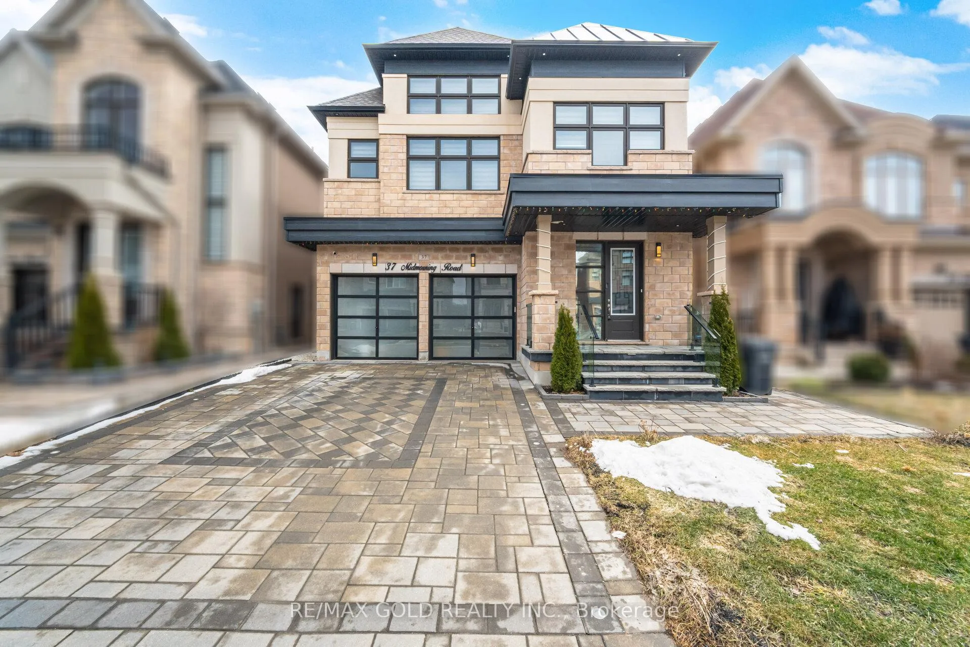 Photo 2 of 37 Midmorning Road, Brampton, Northwest Brampton — HOMEH