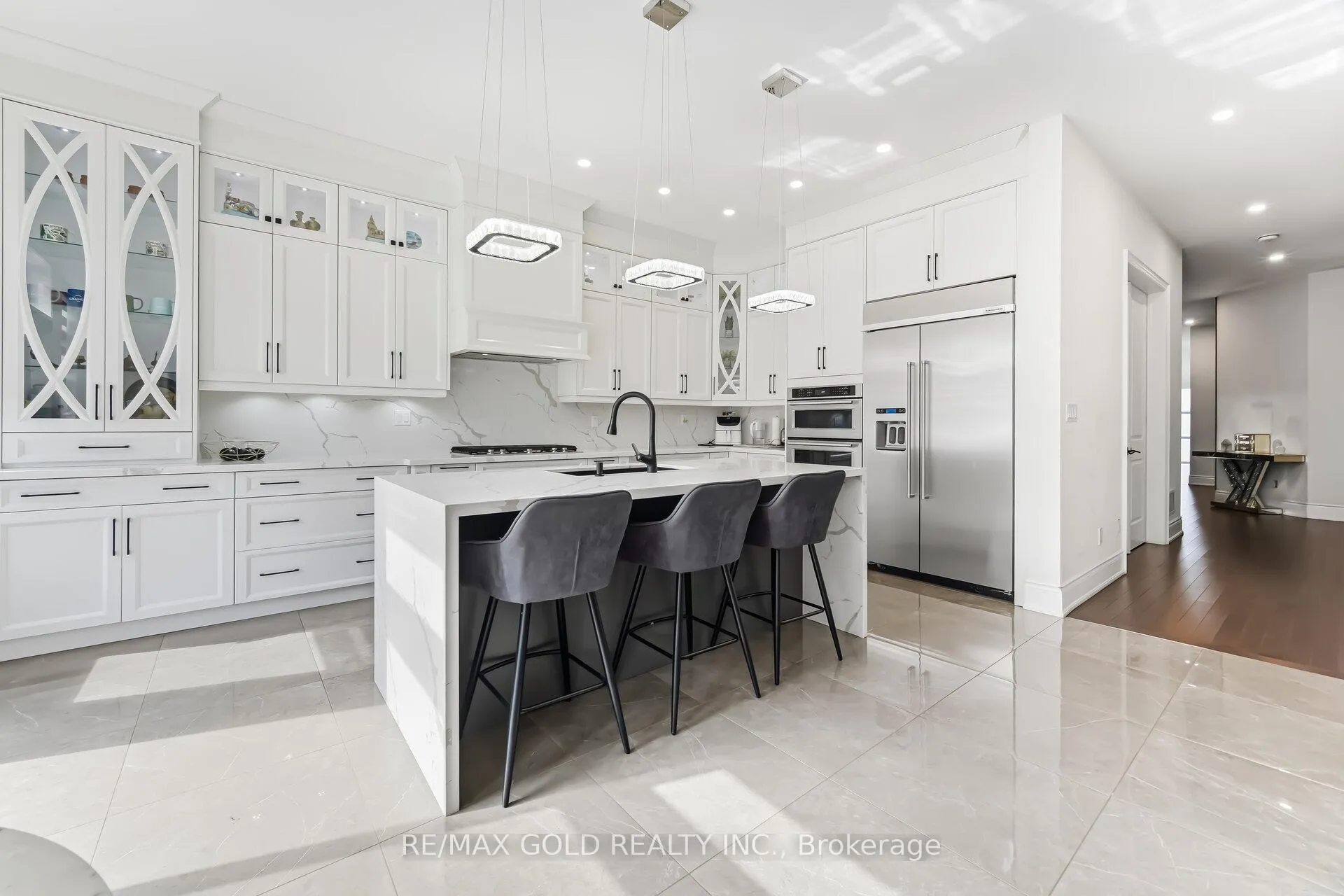 Photo 10 of 37 Midmorning Road, Brampton, Northwest Brampton — HOMEH