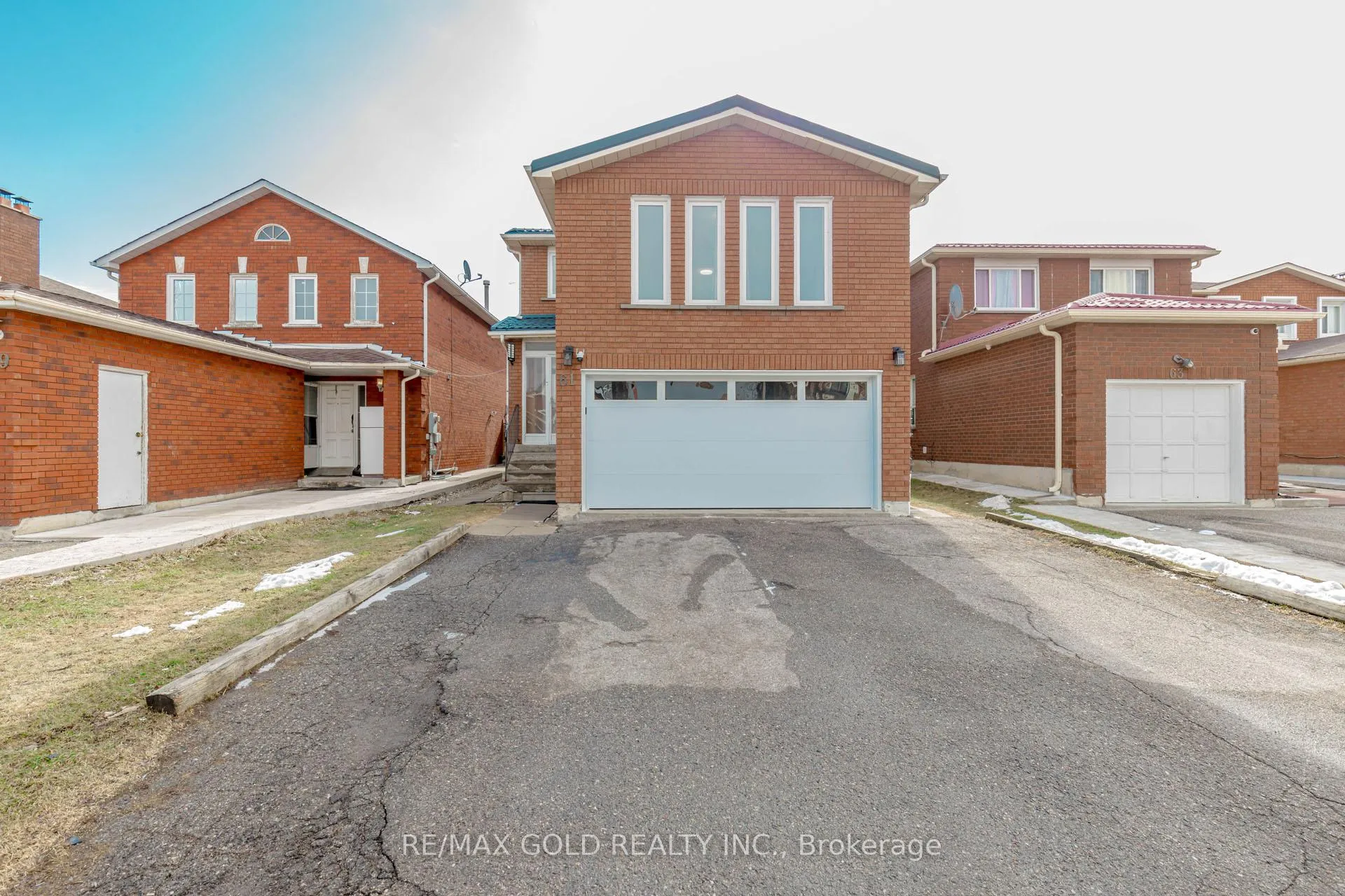 Front of 61 Kingknoll Drive
